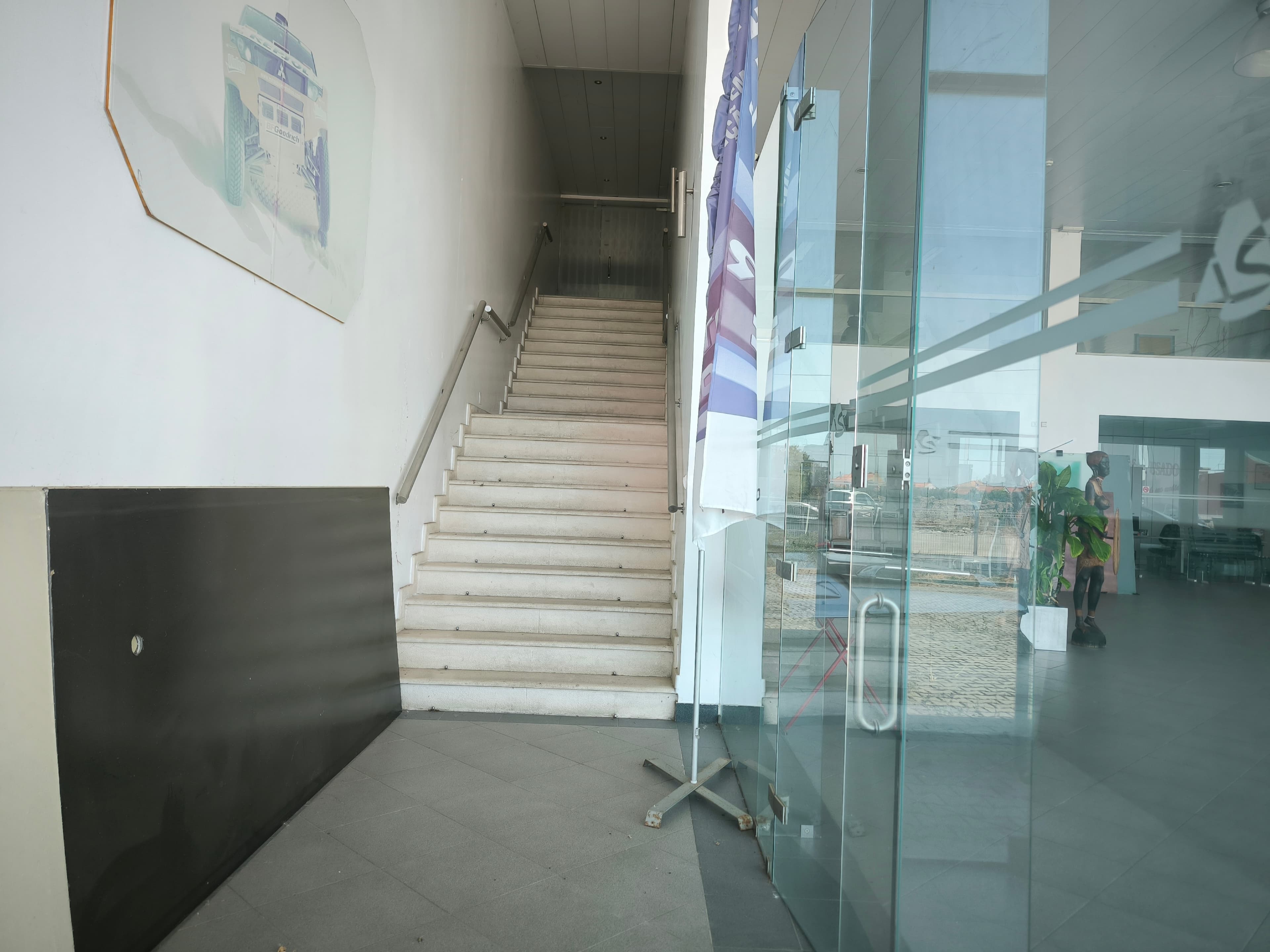 Edifício Comercial c/ 2 pisos · Zona Industrial das Arroteias, Moita — image 8
