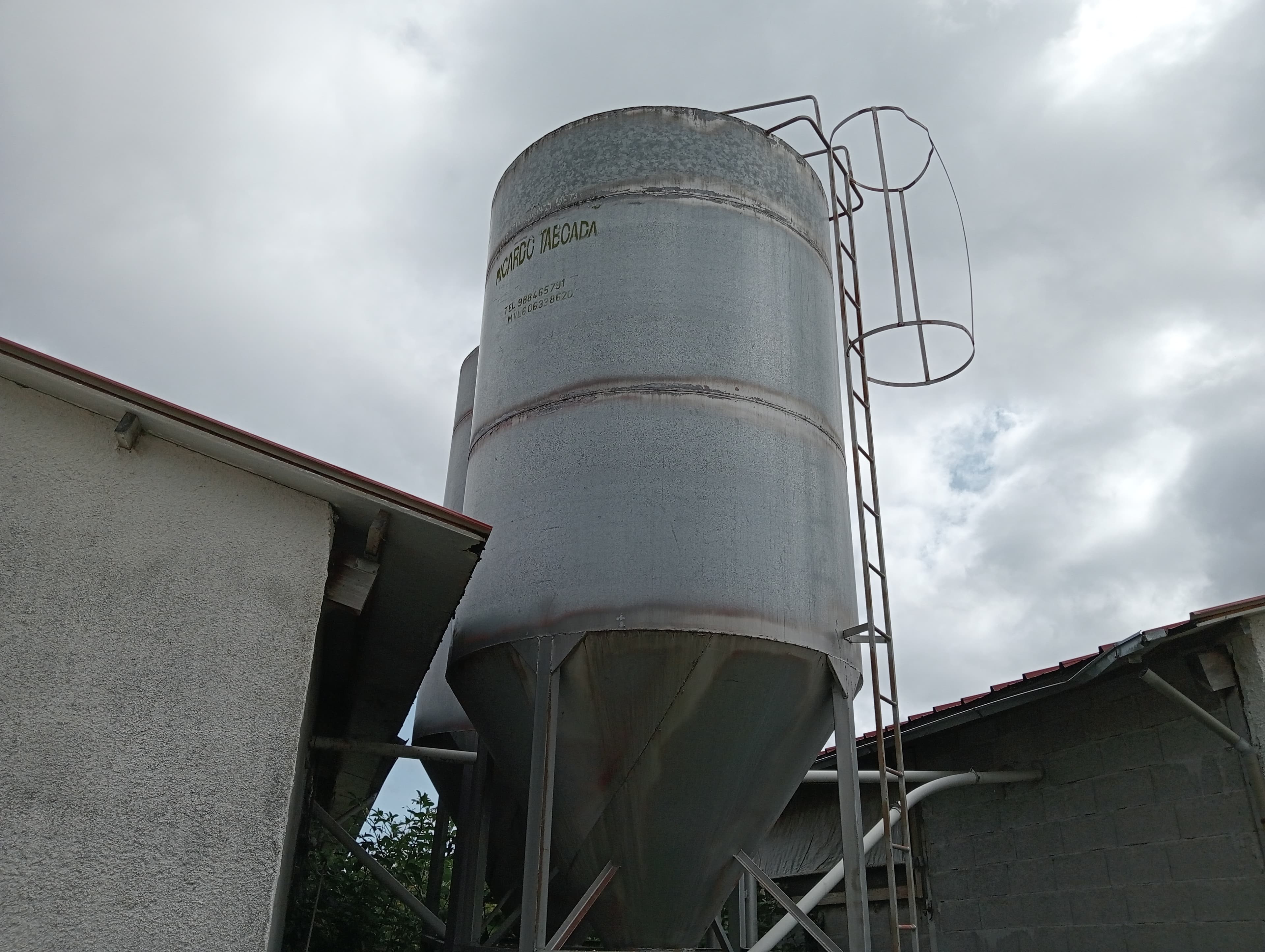 Proporção de 17/20 de Pavilhões para Produção Animal · Terrenos · Vila Pouca de Aguiar — image 27