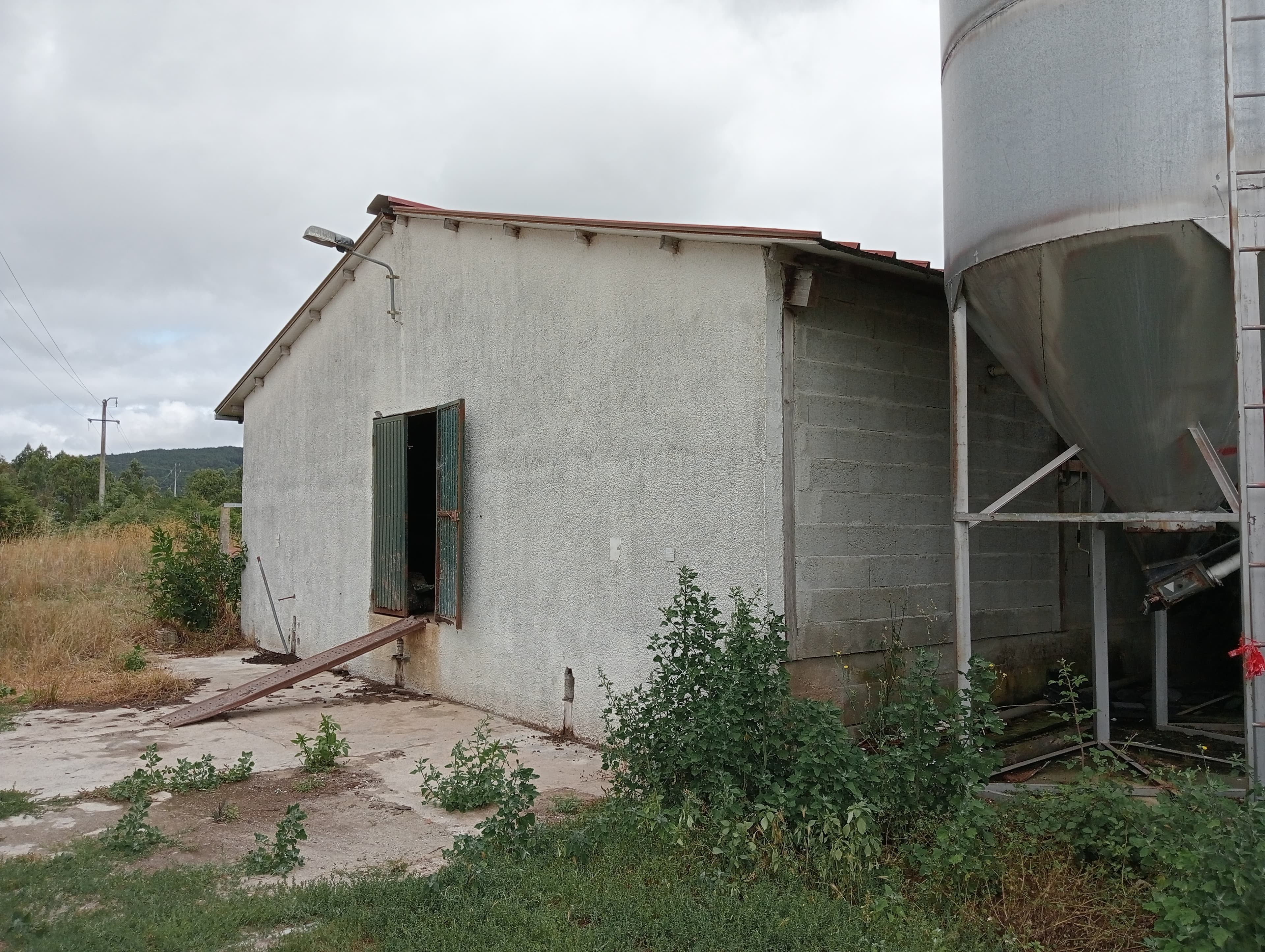 Proporção de 17/20 de Pavilhões para Produção Animal · Terrenos · Vila Pouca de Aguiar — image 9