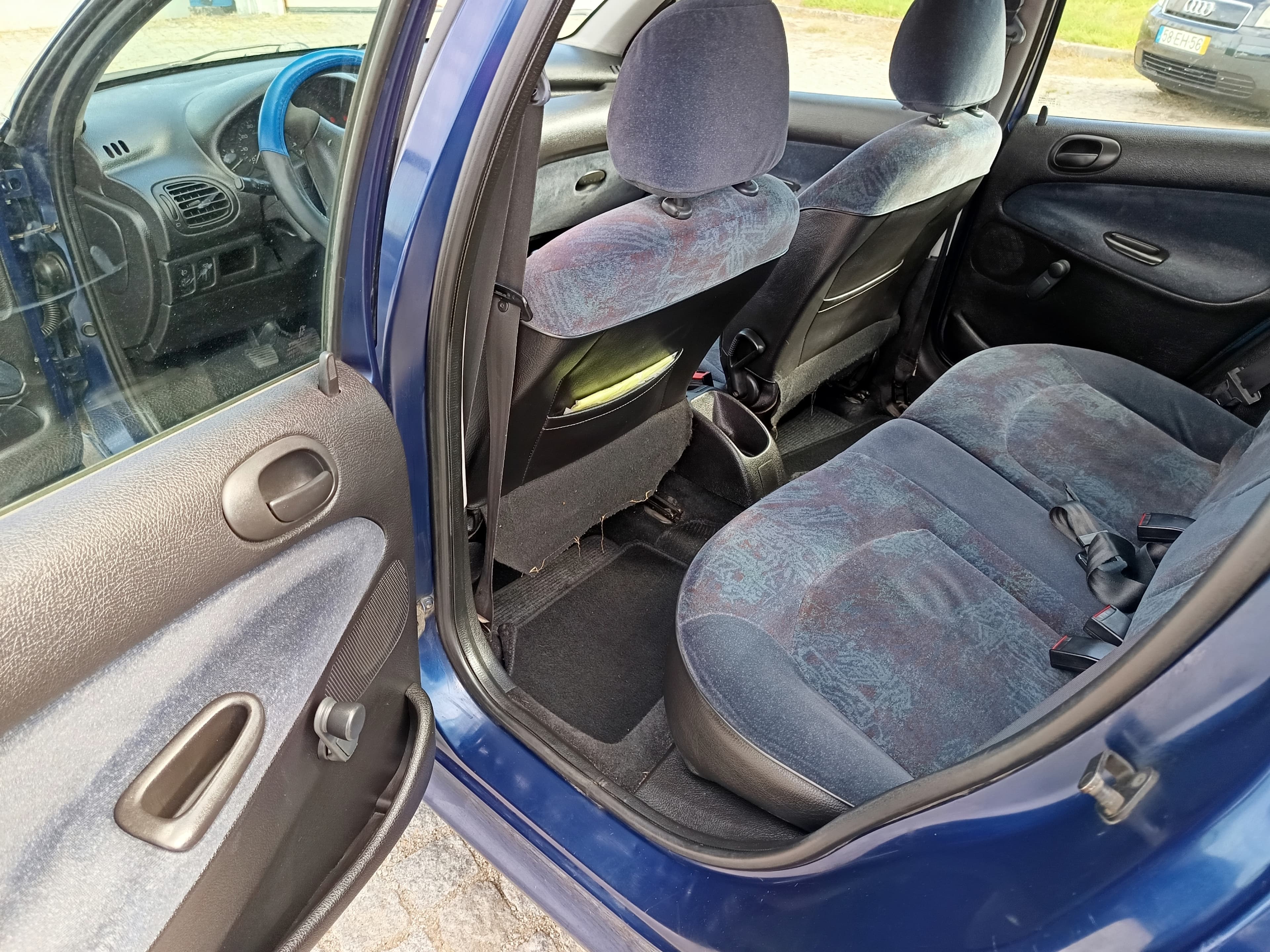 Peugeot 206 · Ano 1999 — imagem 27