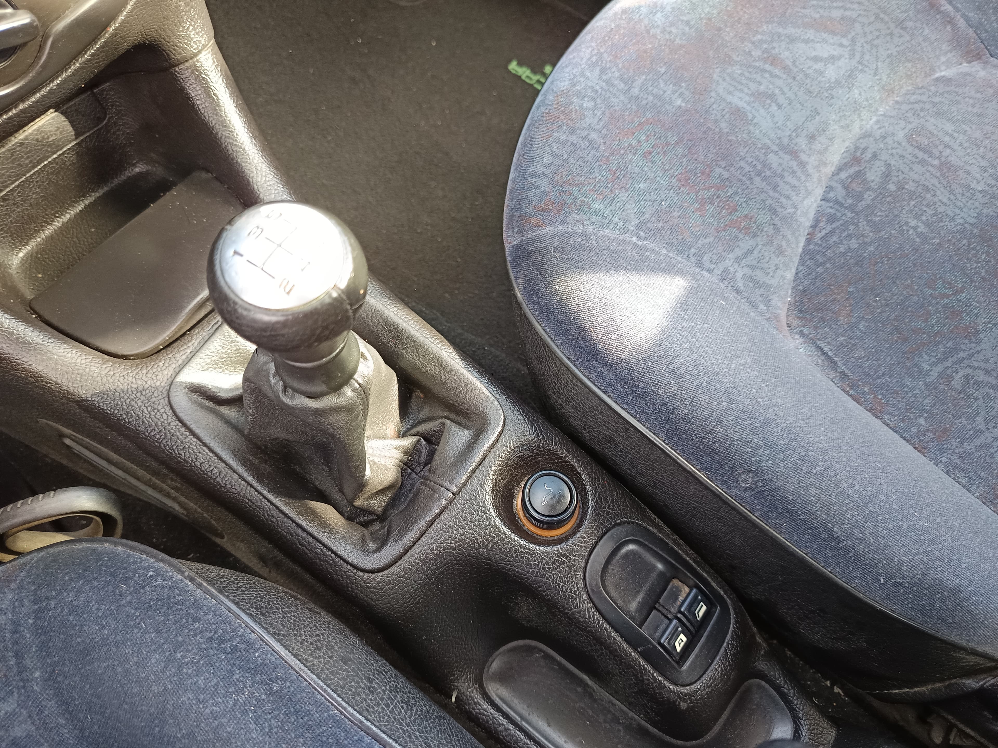Peugeot 206 · Ano 1999 — imagem 32