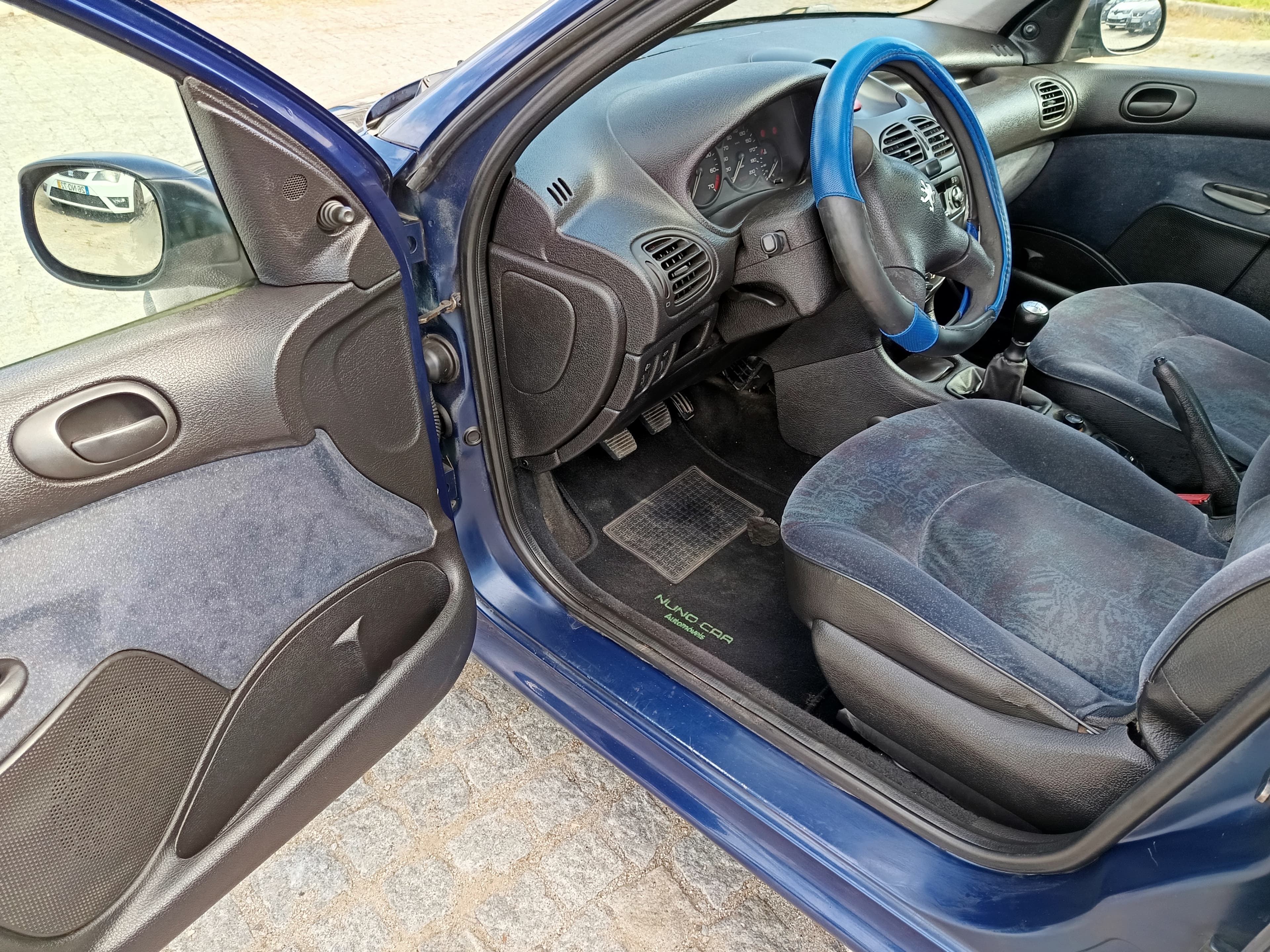 Peugeot 206 · Ano 1999 — imagem 21