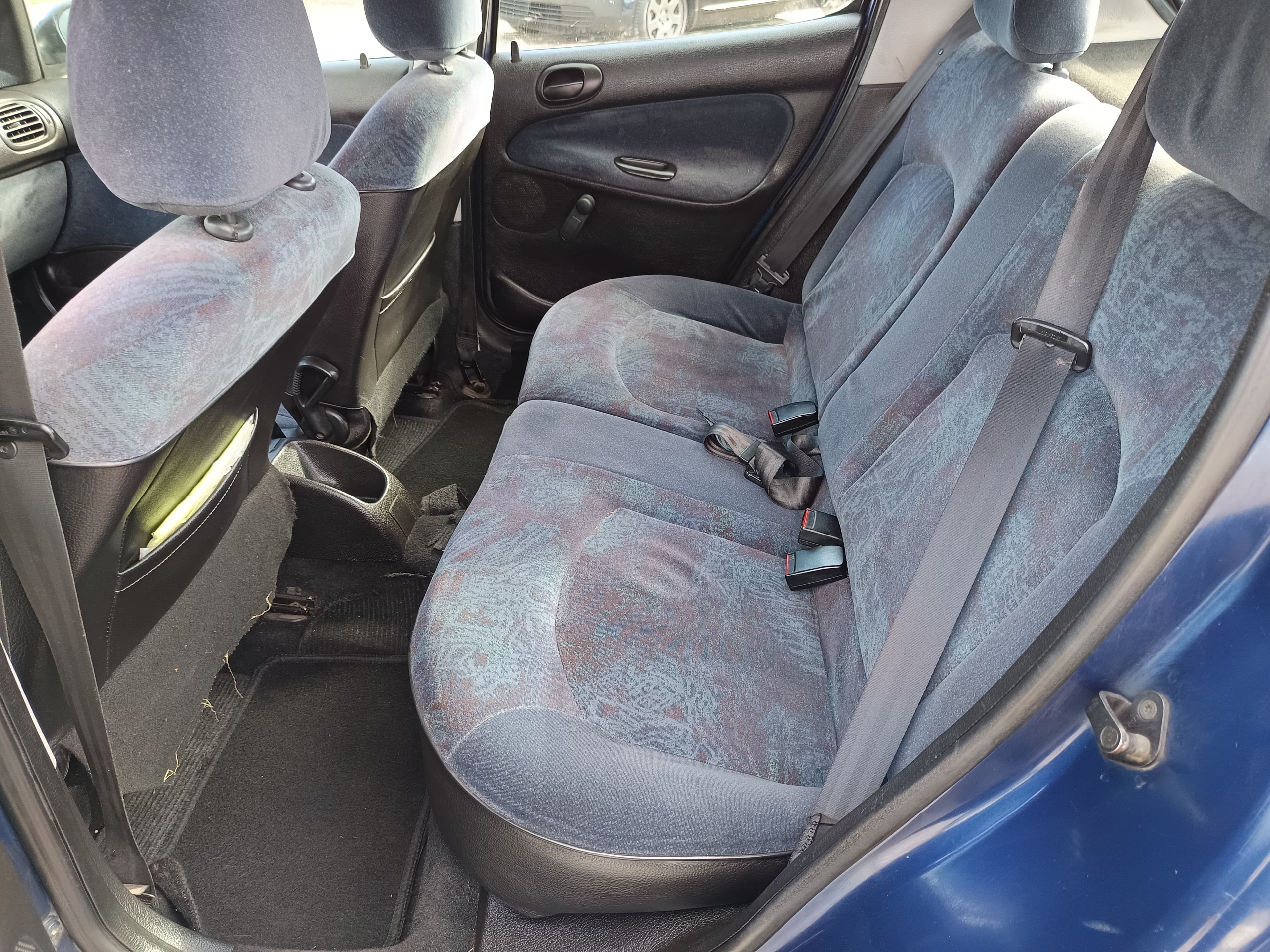 Peugeot 206 · Ano 1999 — imagem 29