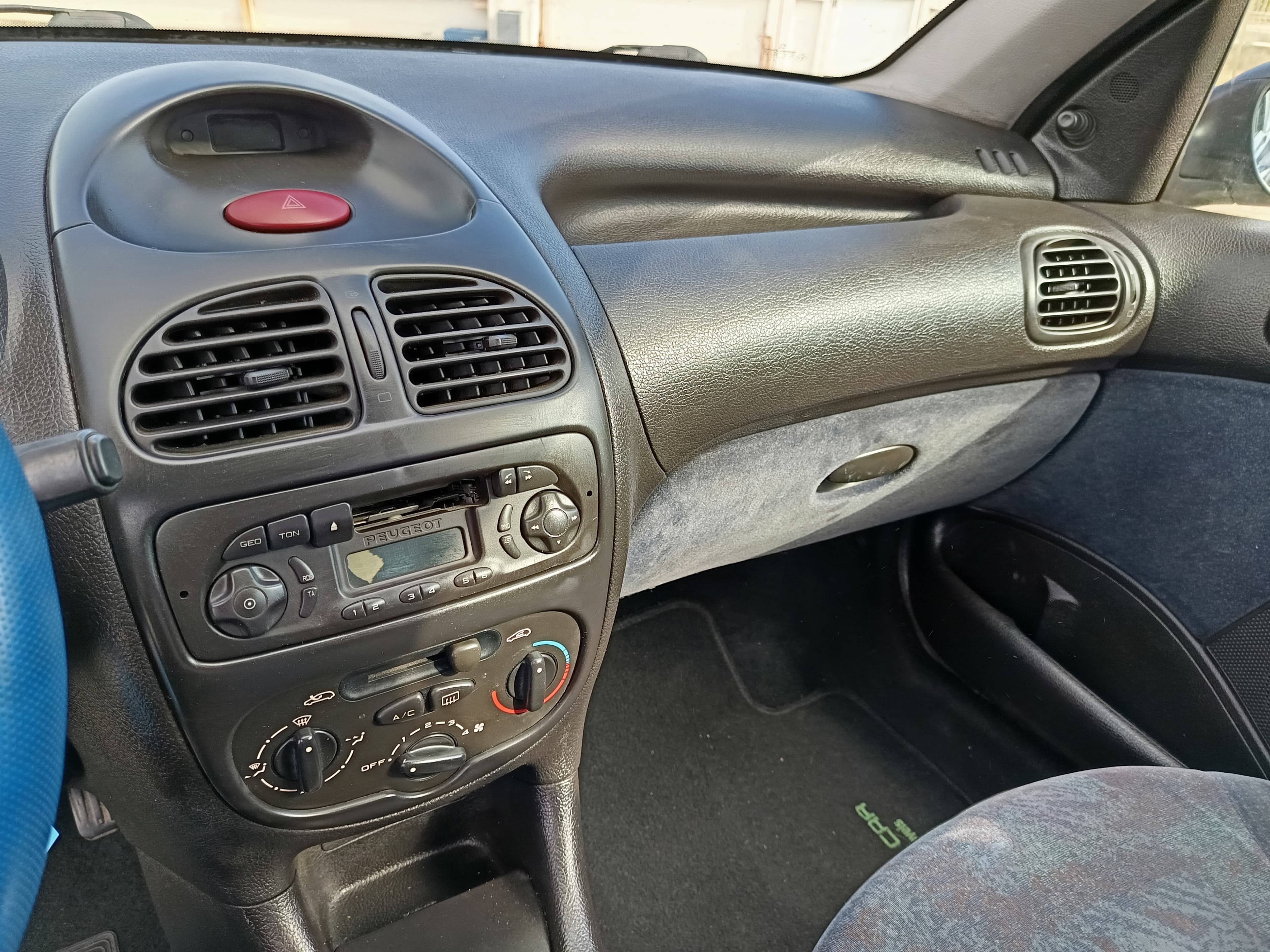 Peugeot 206 · Ano 1999 — imagem 33