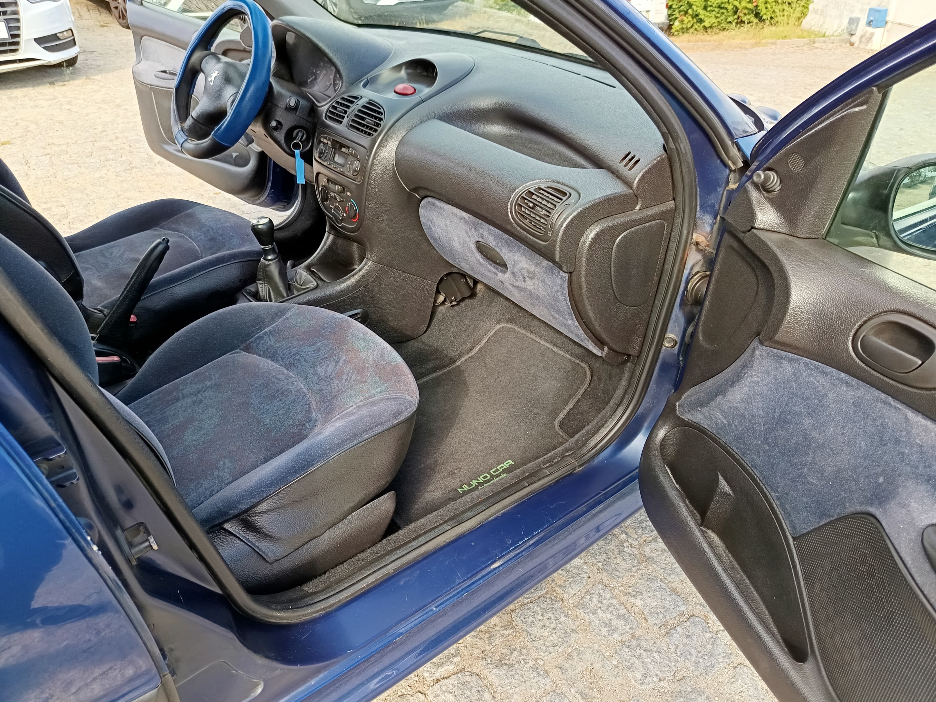 Peugeot 206 · Ano 1999 — imagem 40