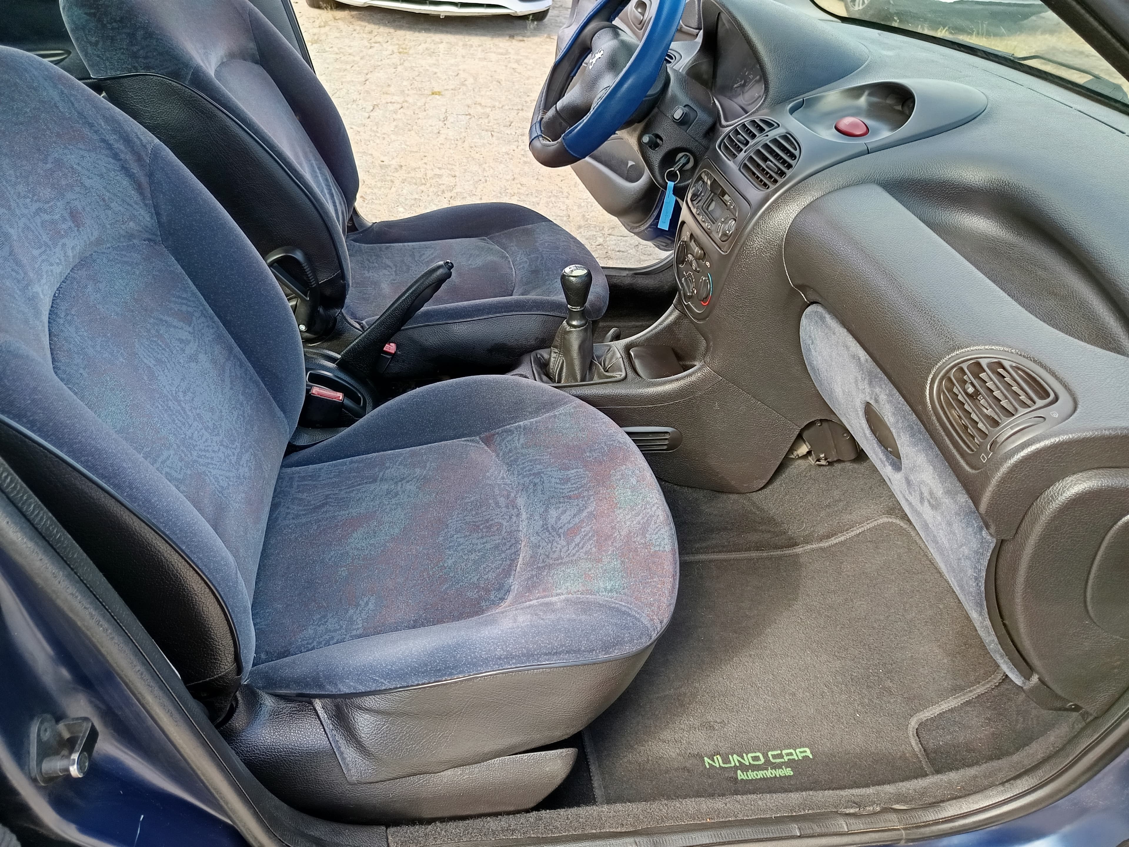 Peugeot 206 · Ano 1999 — imagem 42