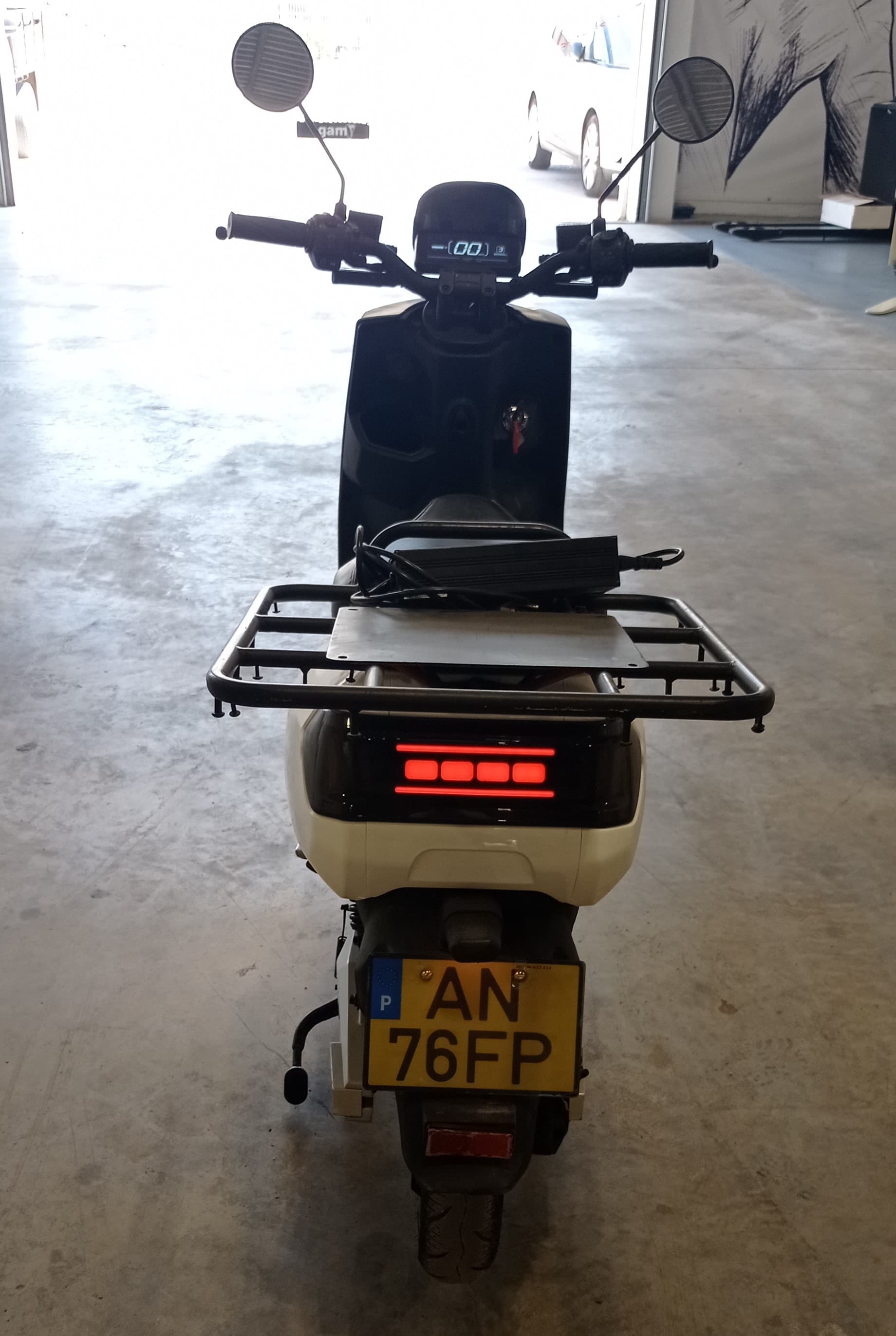 Urban Electric Motors LX05 · Ano 2021 — imagem 10
