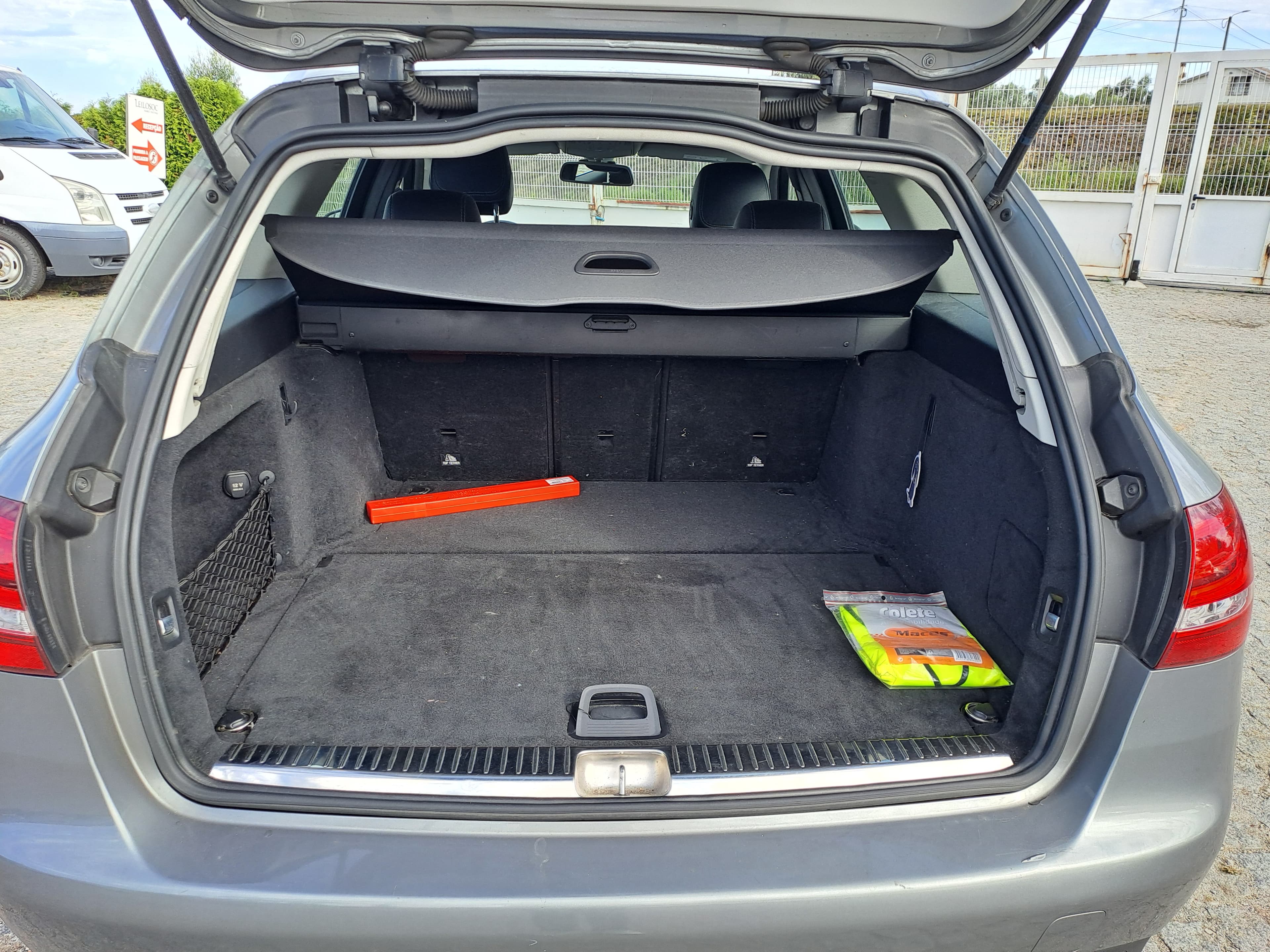 Mercedes-Benz C200 D · Ano 2014 — image 11