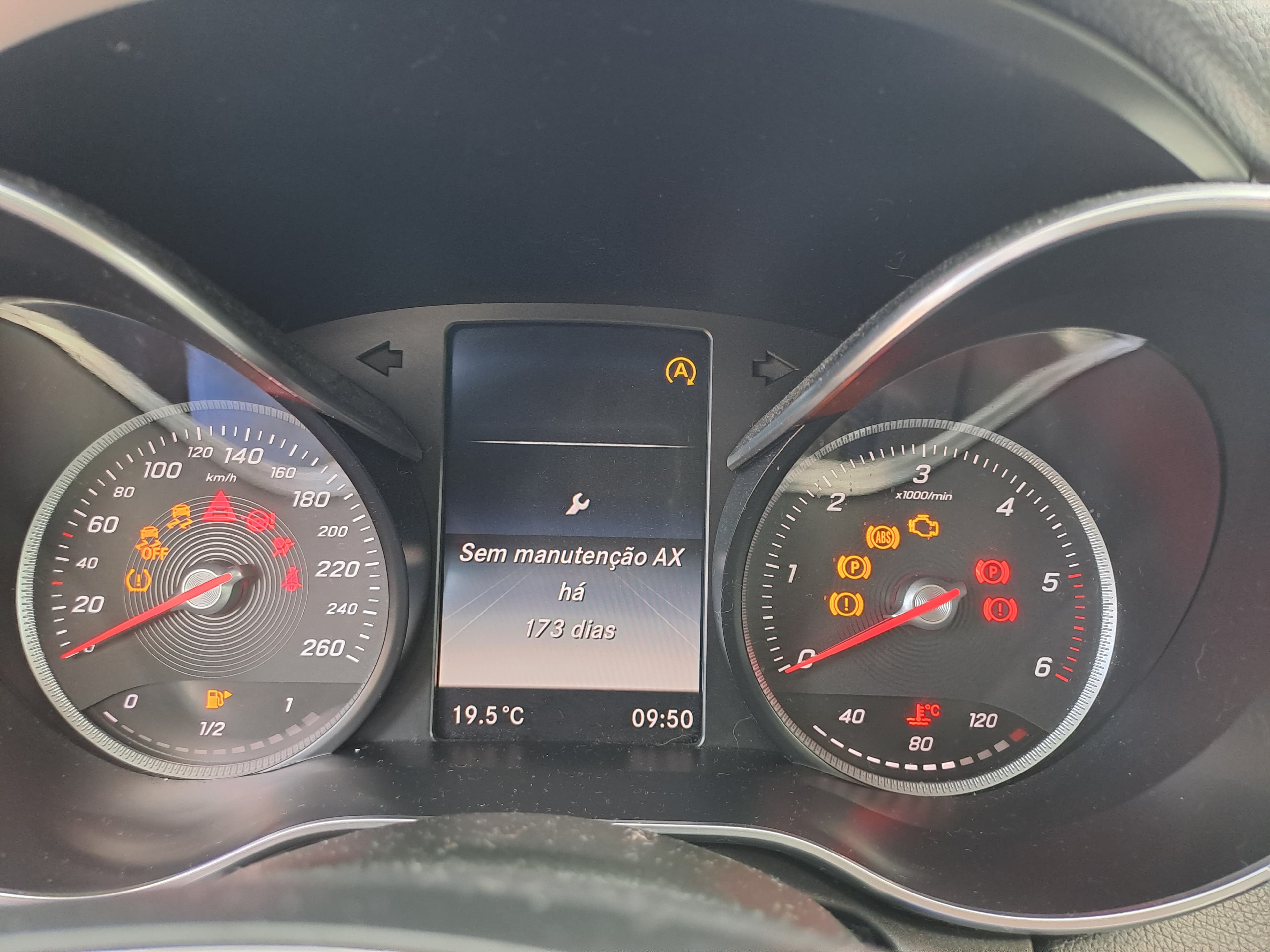 Mercedes-Benz C200 D · Ano 2014 — image 30