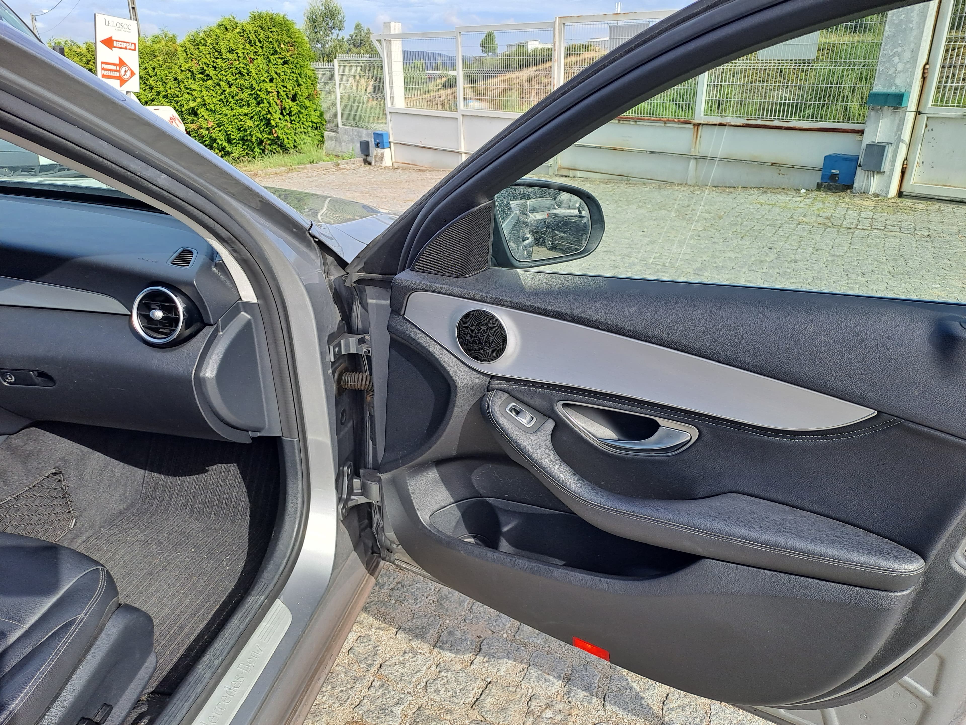 Mercedes-Benz C200 D · Ano 2014 — image 19