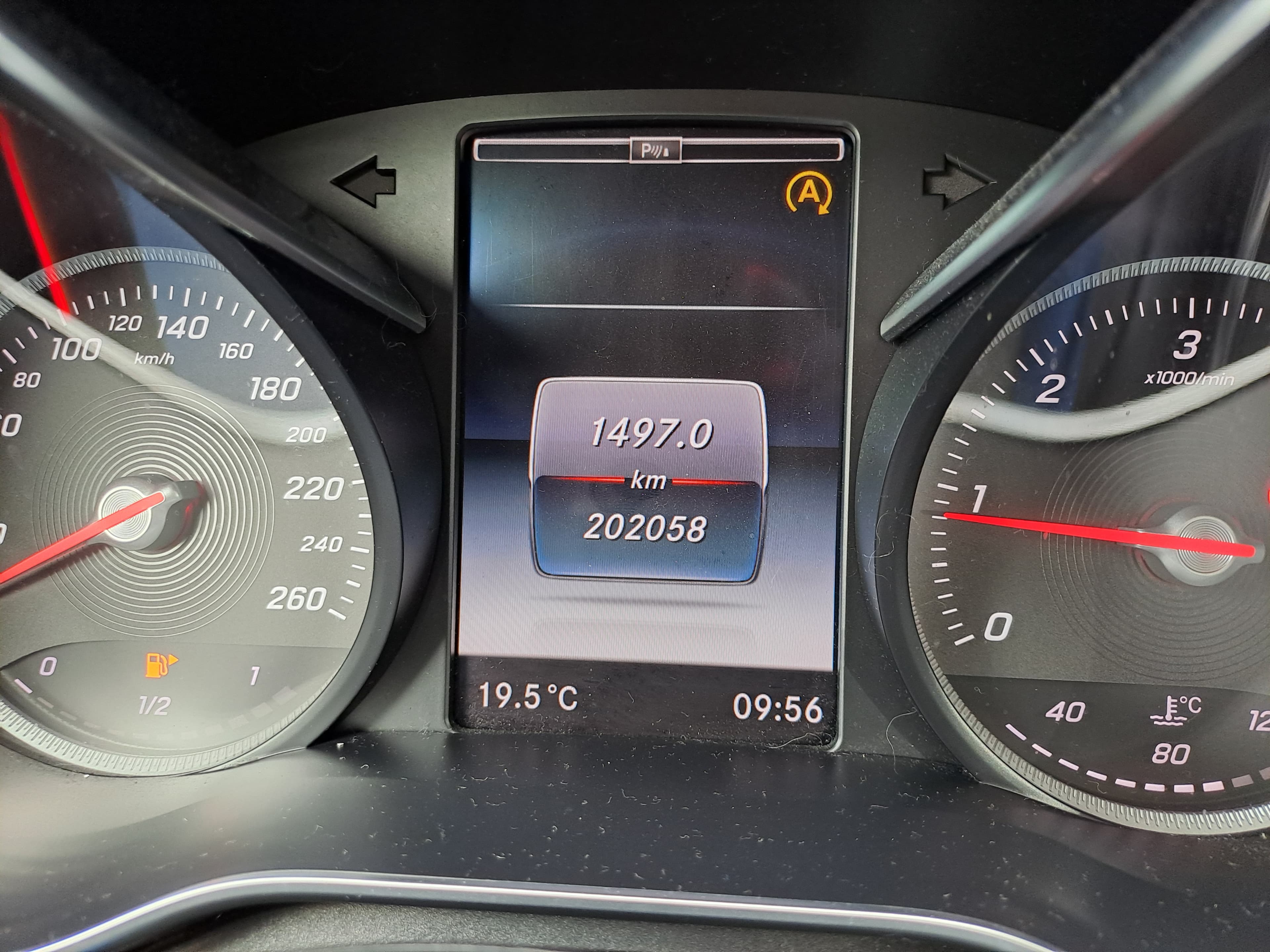 Mercedes-Benz C200 D · Ano 2014 — image 26