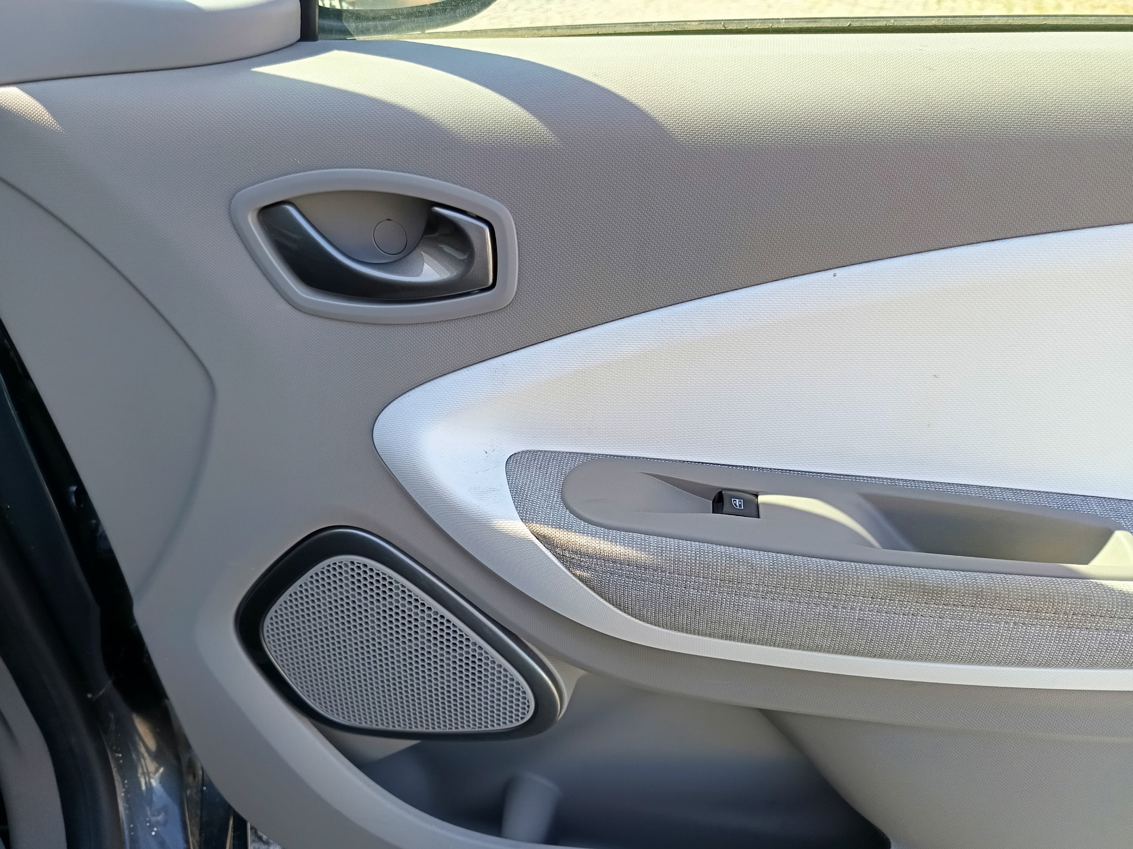Renault Zoe · Ano 2019 — imagem 31
