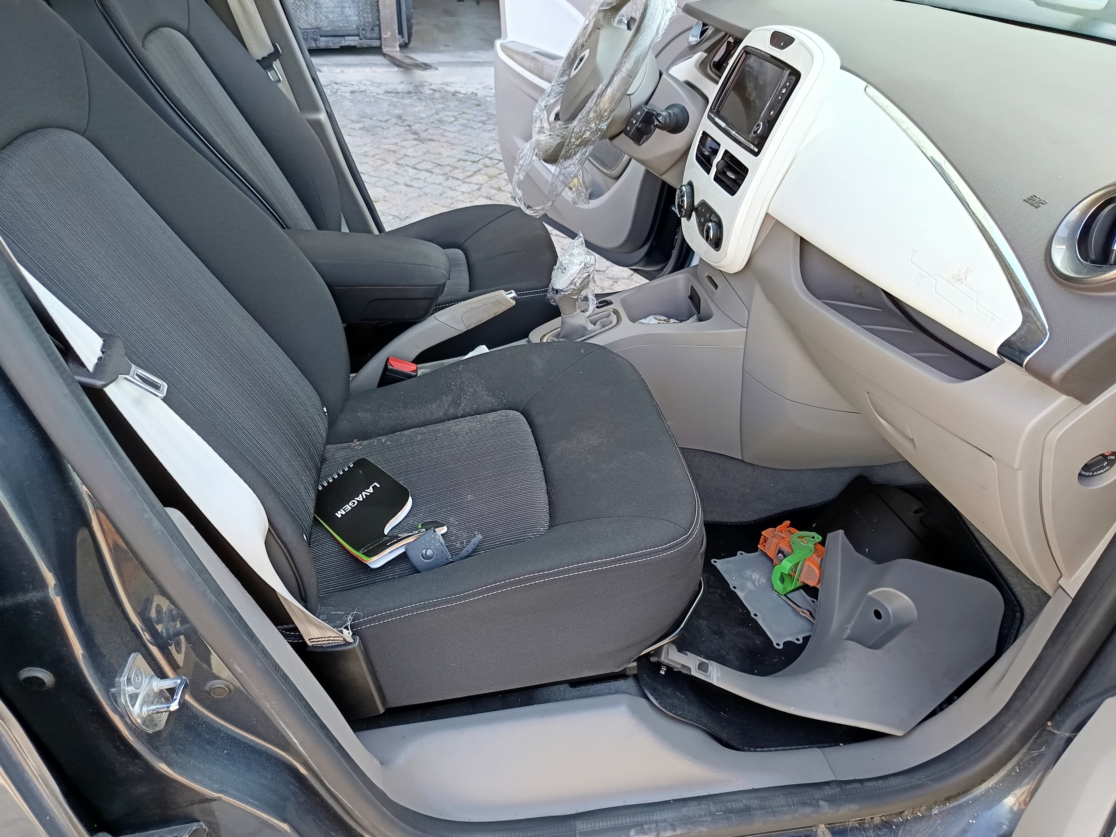Renault Zoe · Ano 2019 — imagem 32