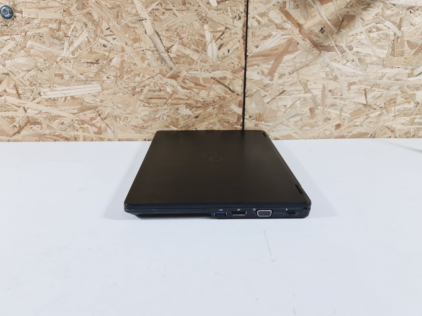 Portátil Fujitsu U727 — imagen 3