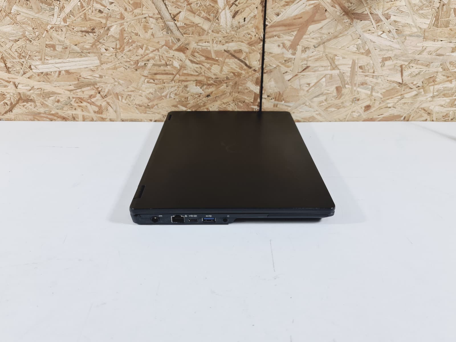 Portátil Fujitsu U727 — imagen 4