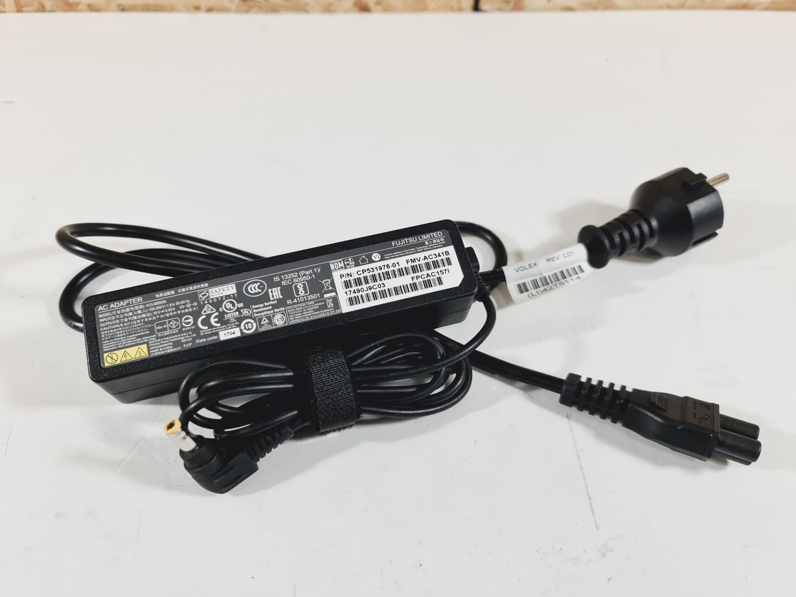 Portátil Fujitsu U727 — imagen 7