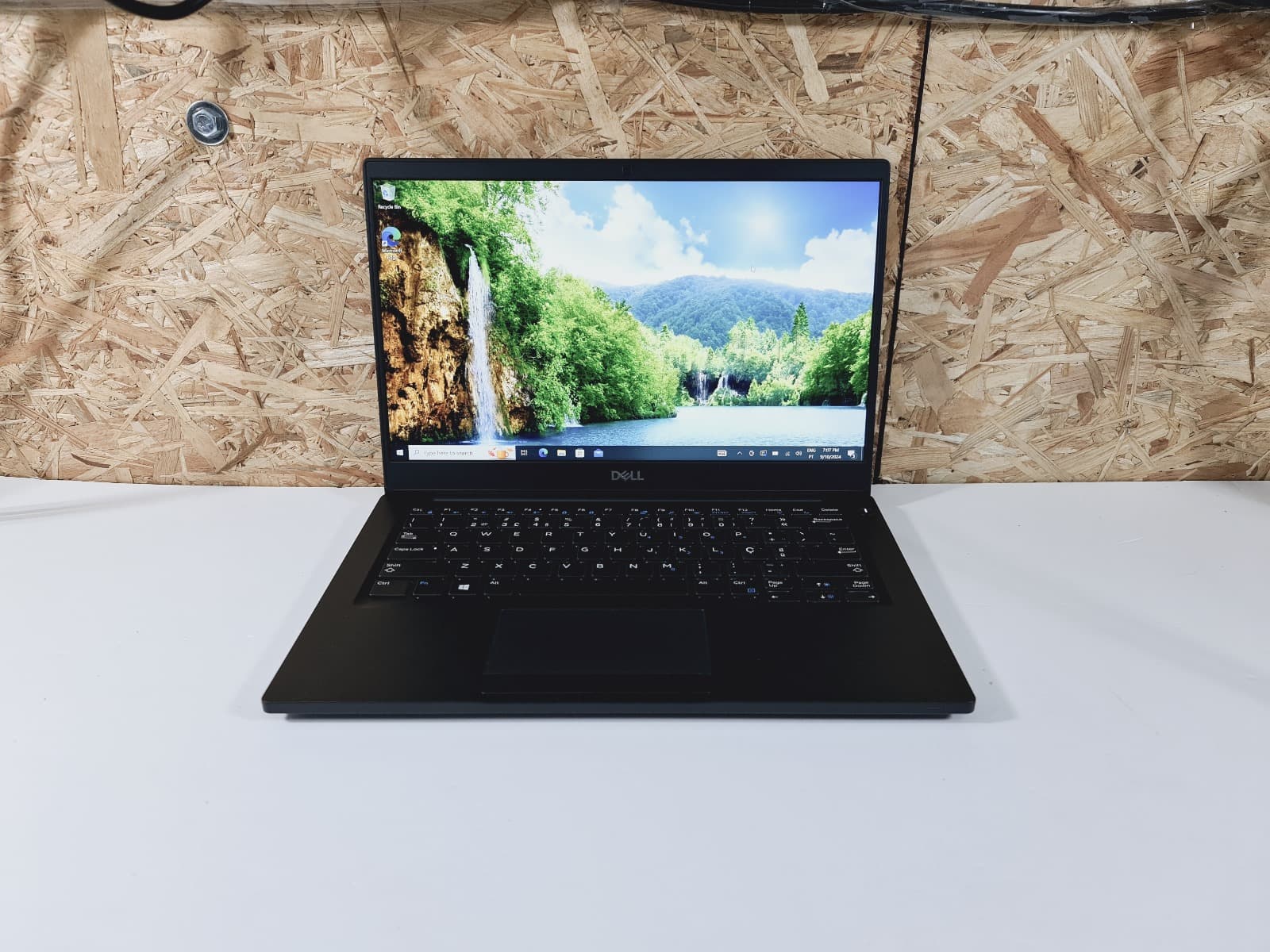 Portátil Dell Latitude 7390 — imagem 1