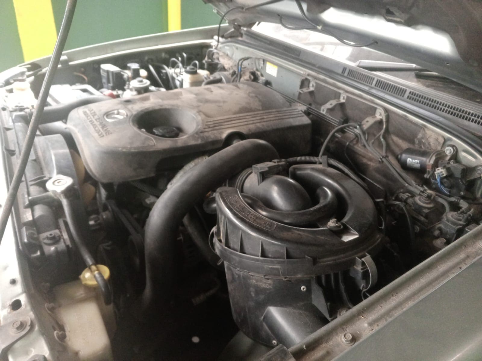 Mazda BT50 · Ano 2010 — imagem 13