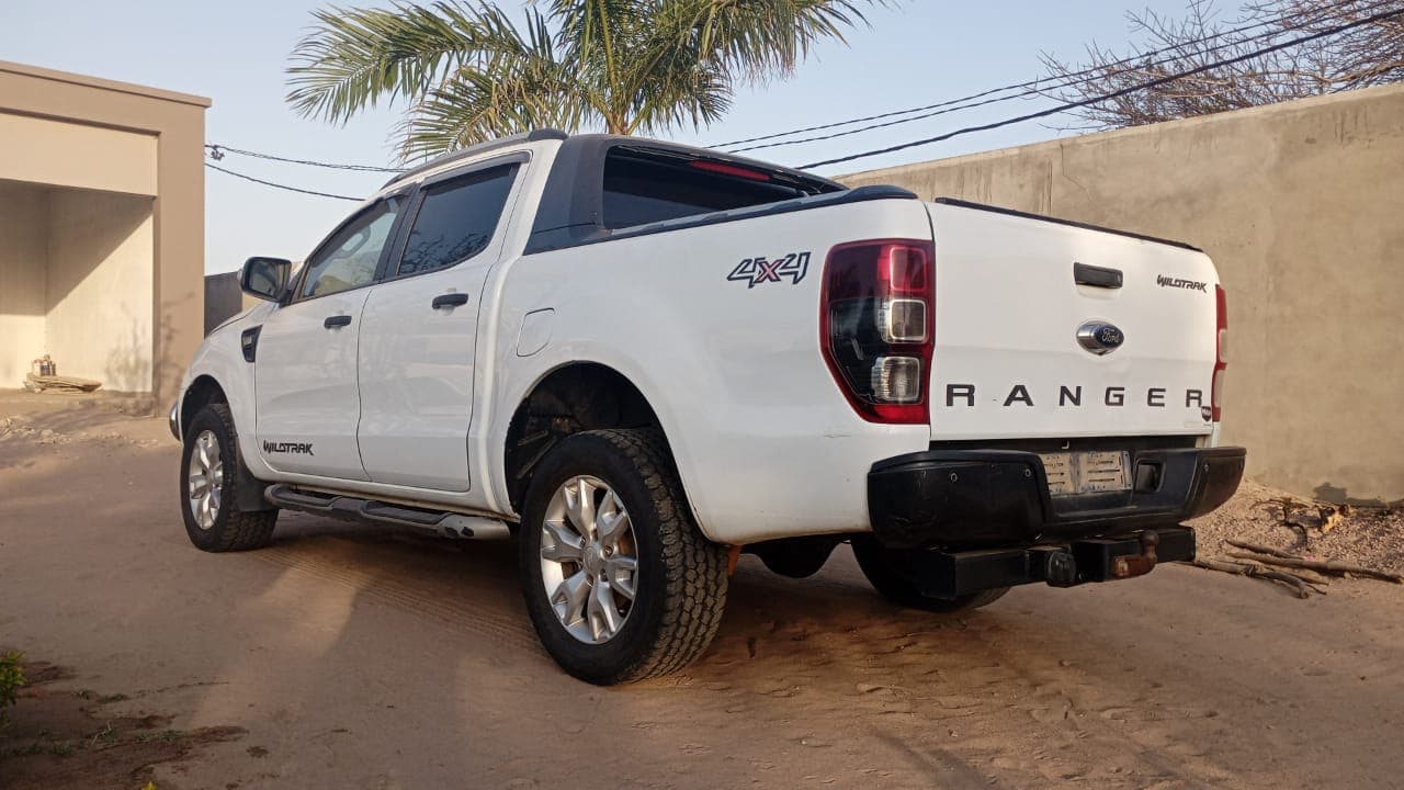 Ford Ranger · Ano 2013 — imagem 4