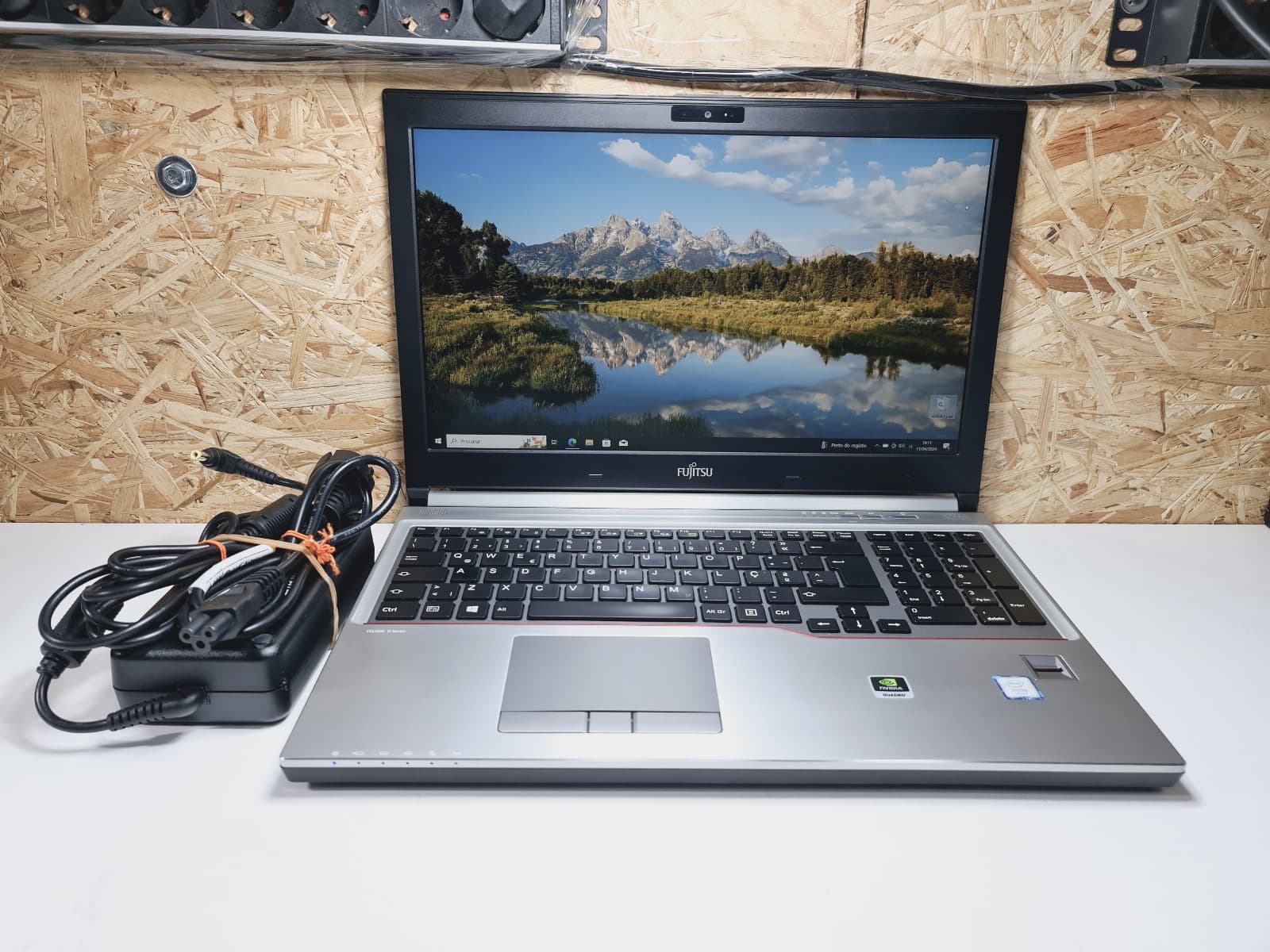 Portátil Fujitsu Celsius H770 — imagen 1
