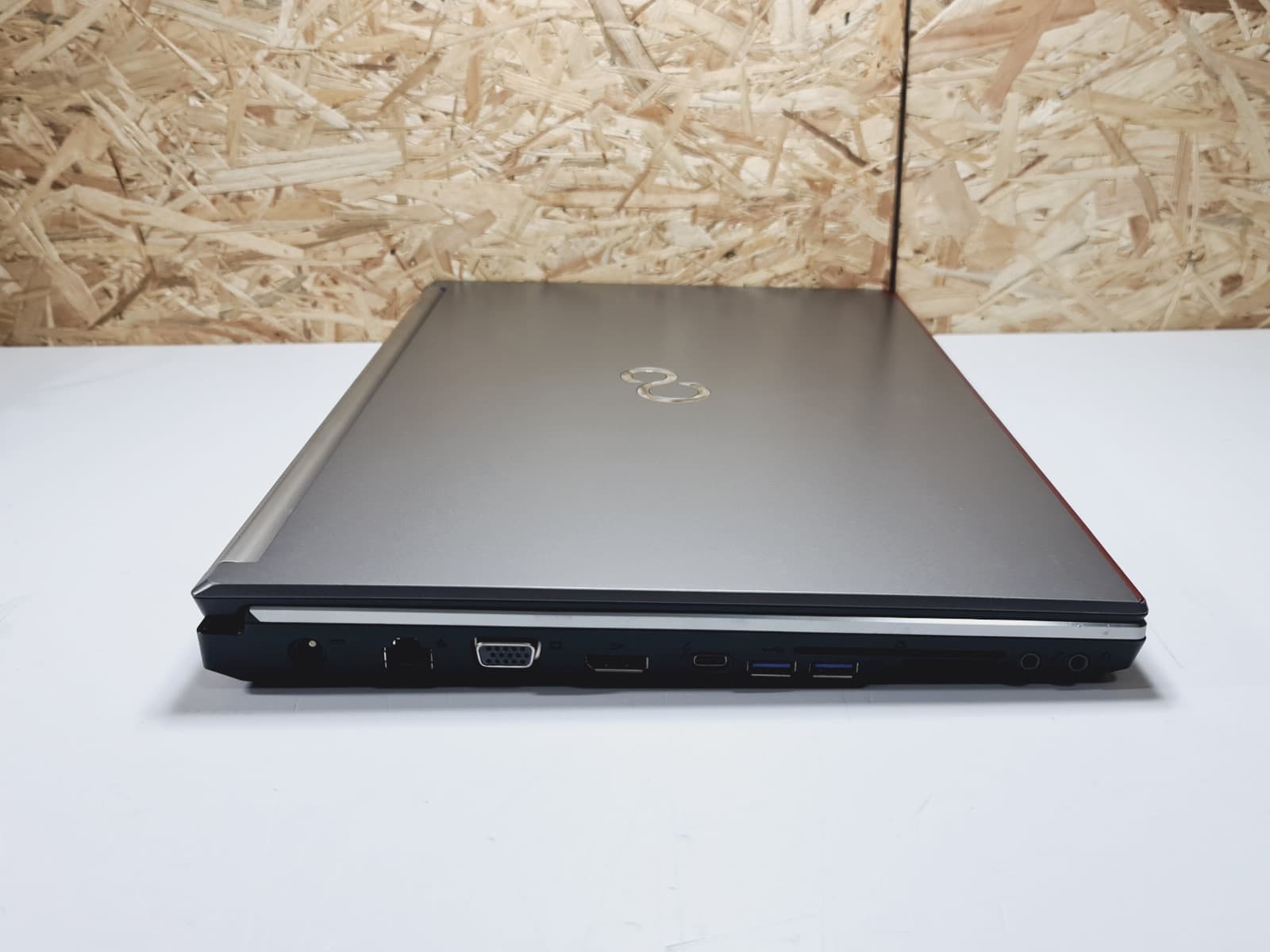Portátil Fujitsu Celsius H770 — imagen 2