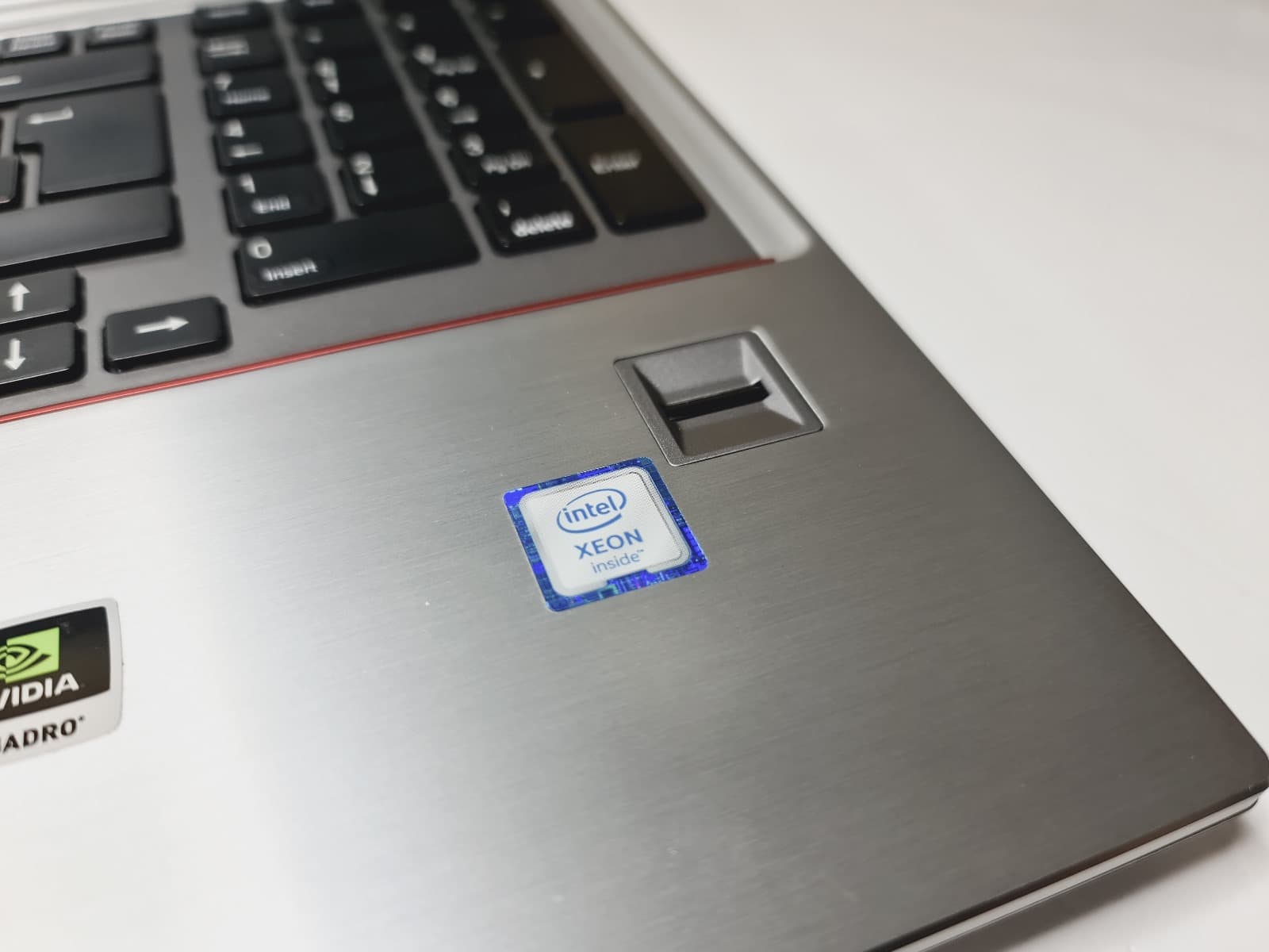 Portátil Fujitsu Celsius H770 — imagen 11