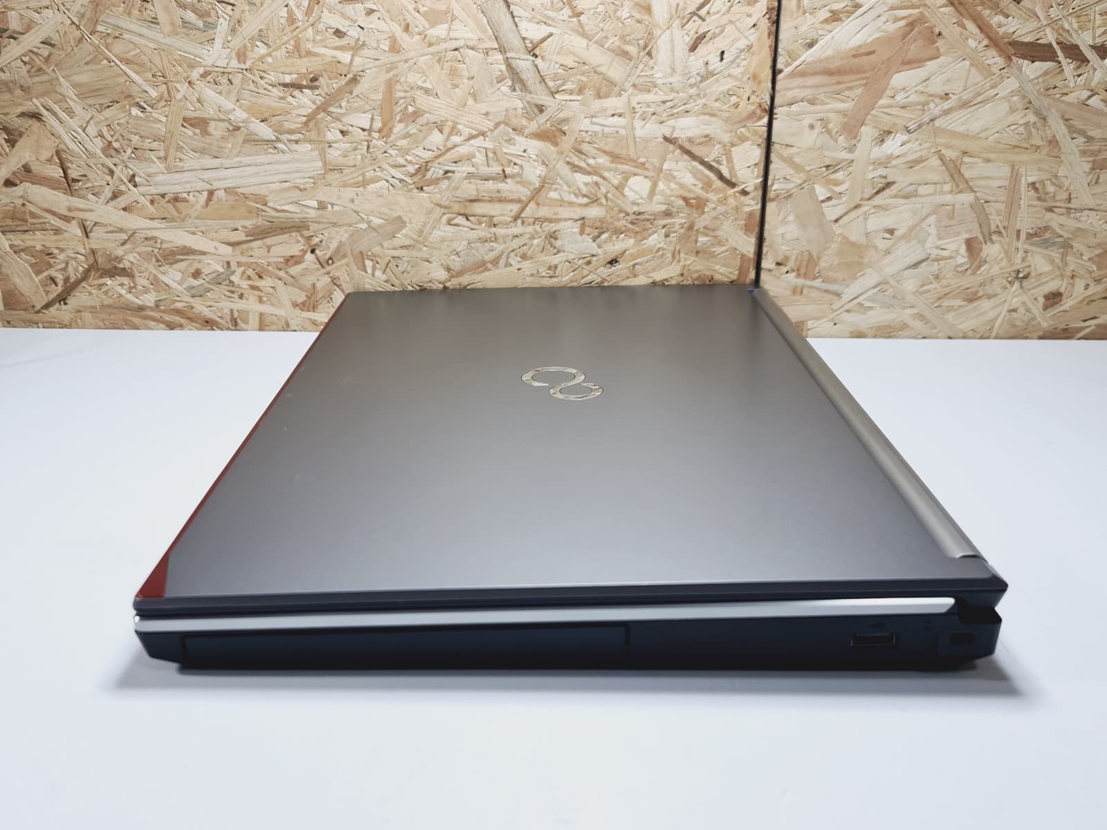 Portátil Fujitsu Celsius H770 — imagen 5