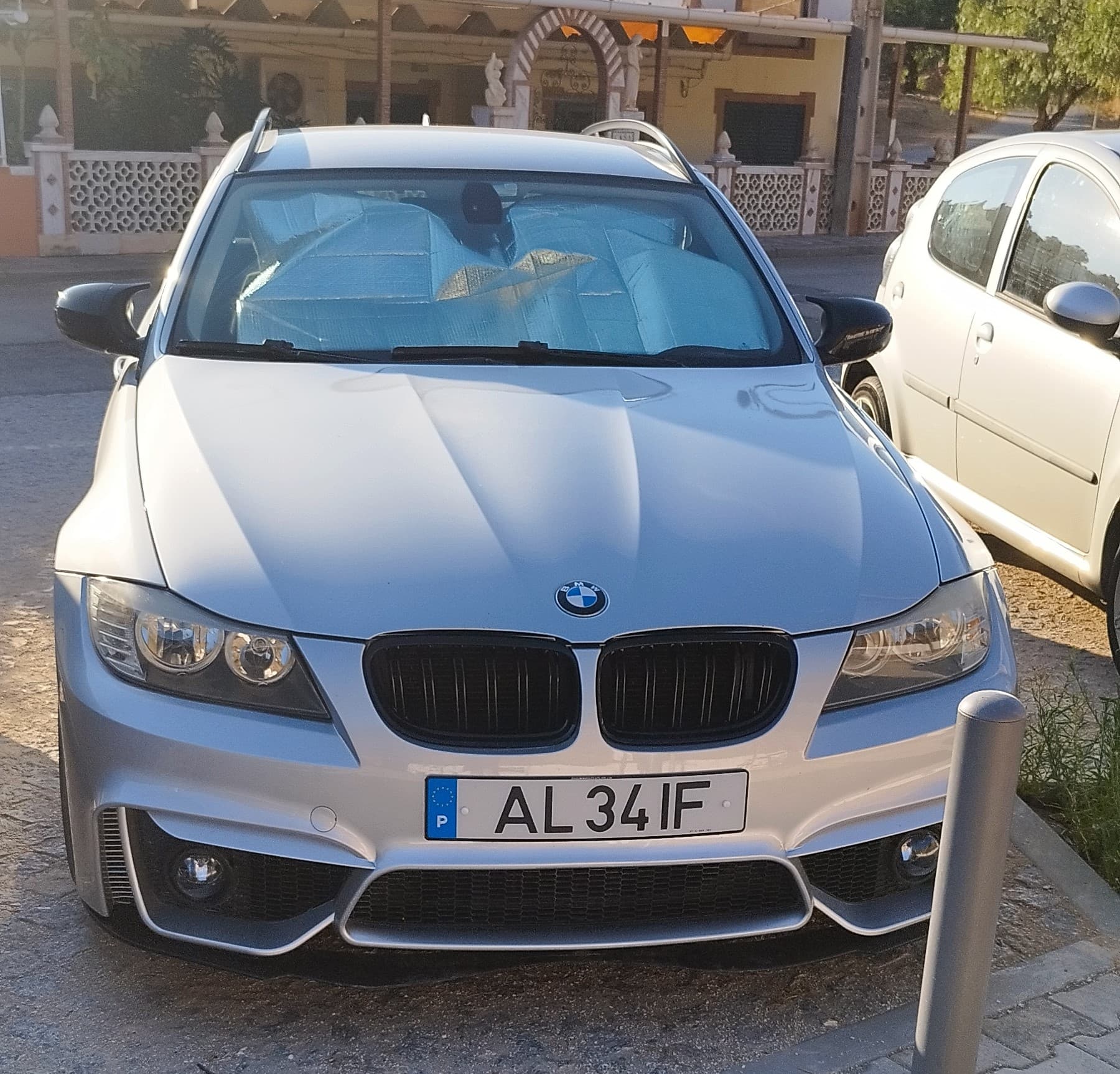 BMW 318d · Ano 2009 — image 1