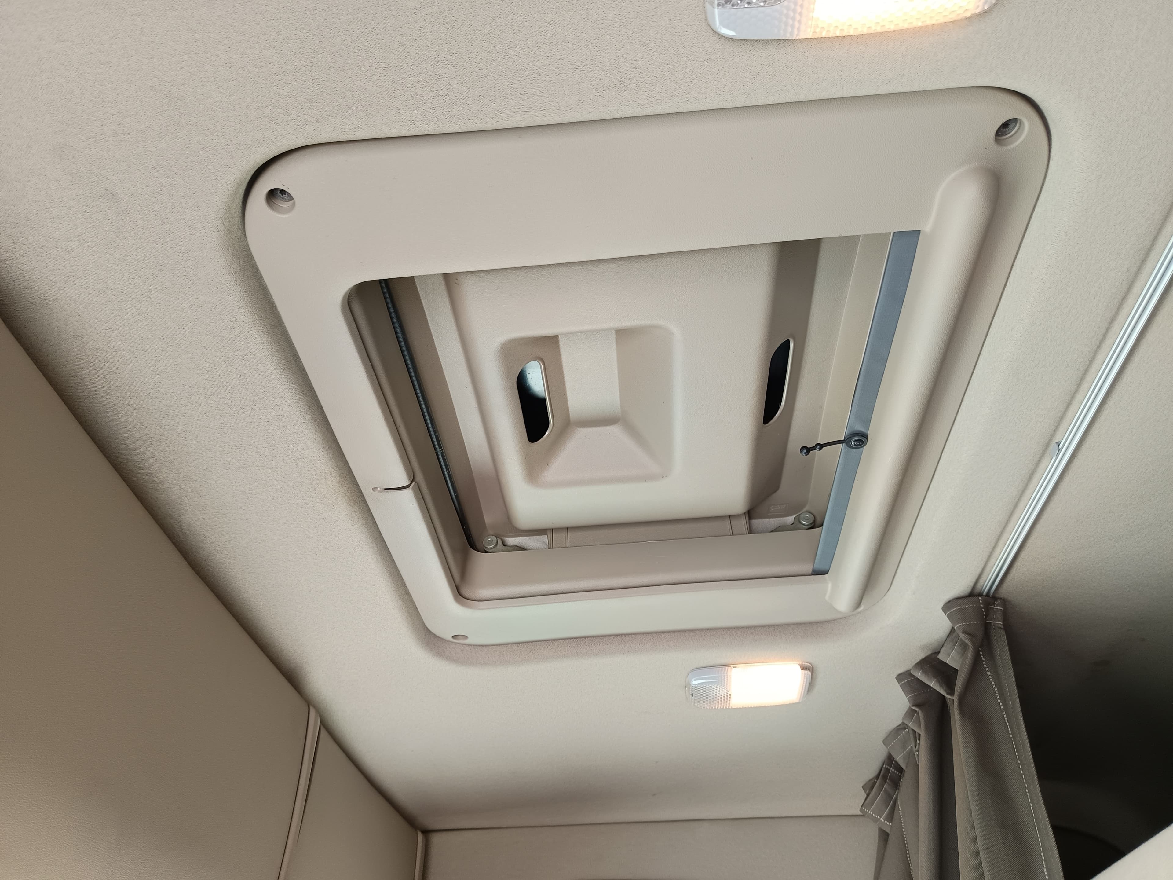 Scania R410 · Ano 2015 — image 23