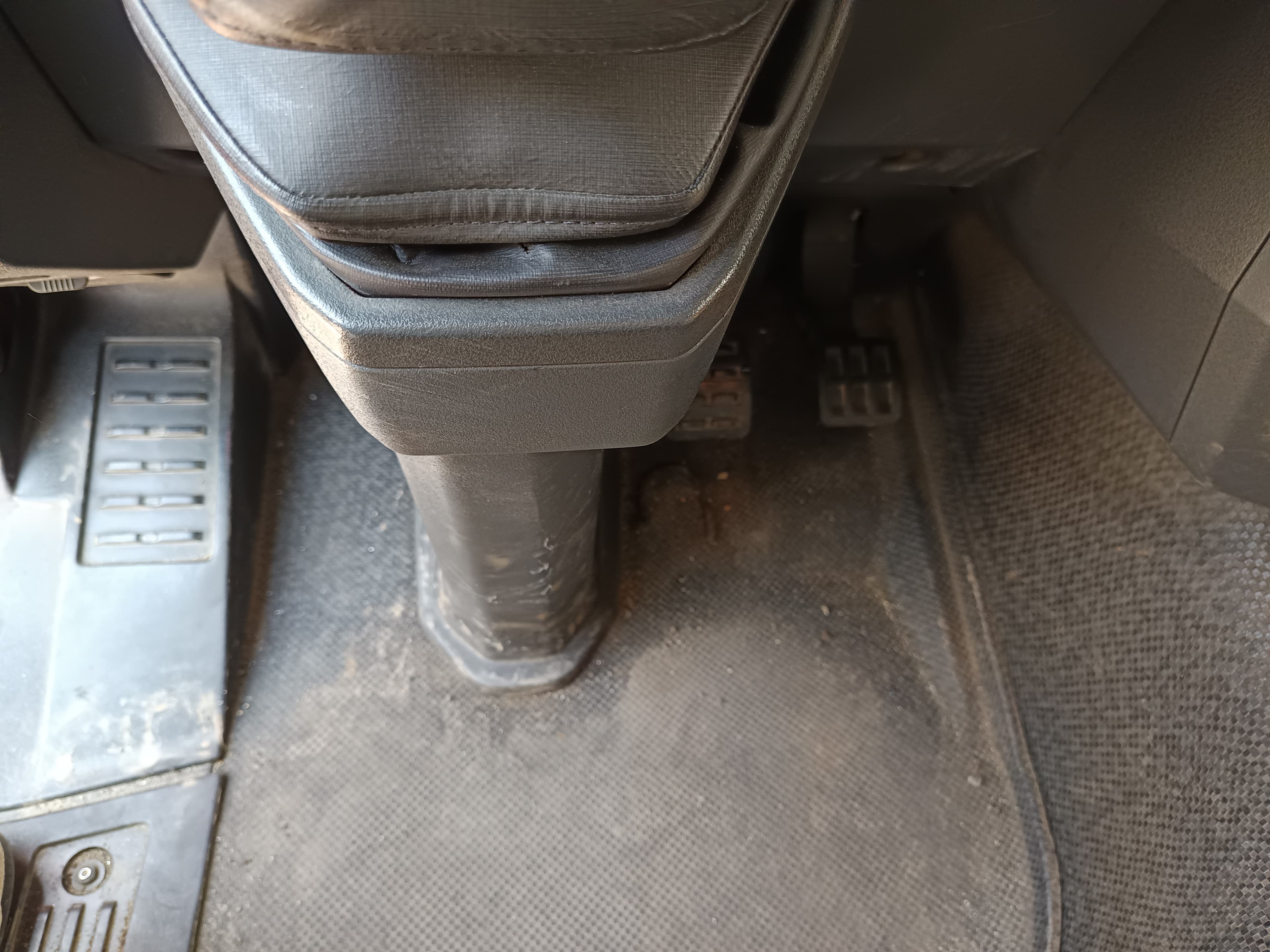 Renault T480 · Ano 2015 · Retarder — image 24