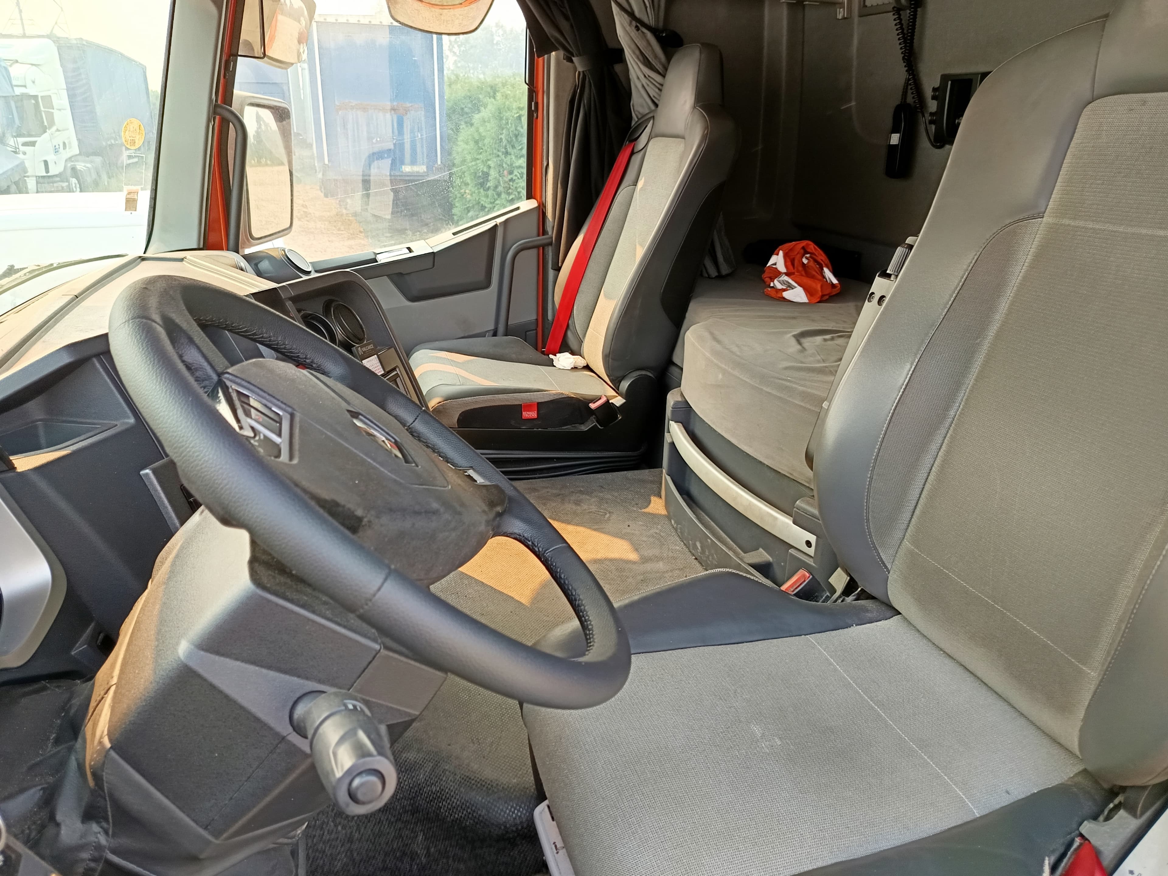 Renault T480 · Ano 2015 · Retarder — image 17