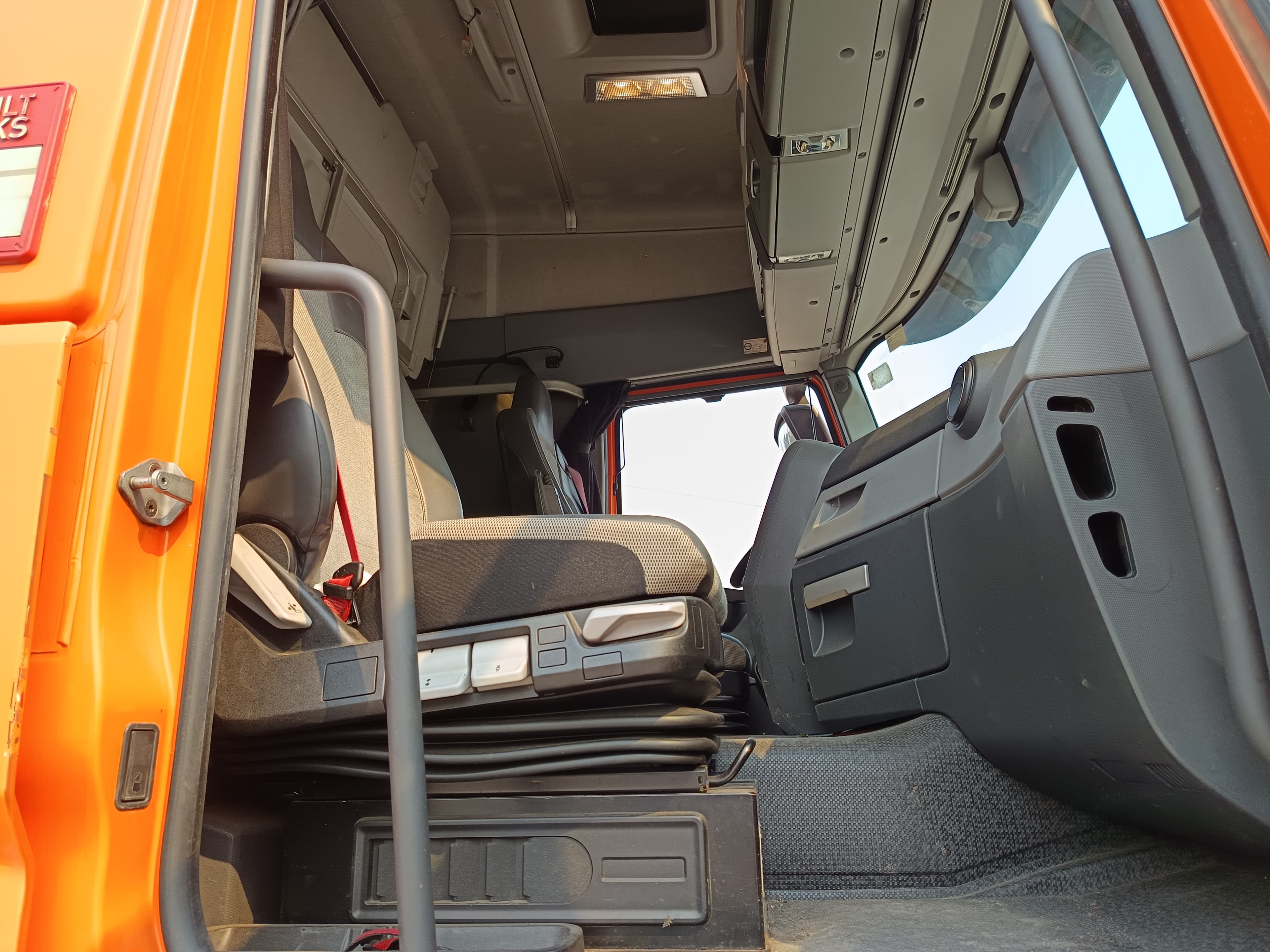 Renault T480 · Ano 2015 · Retarder — image 14