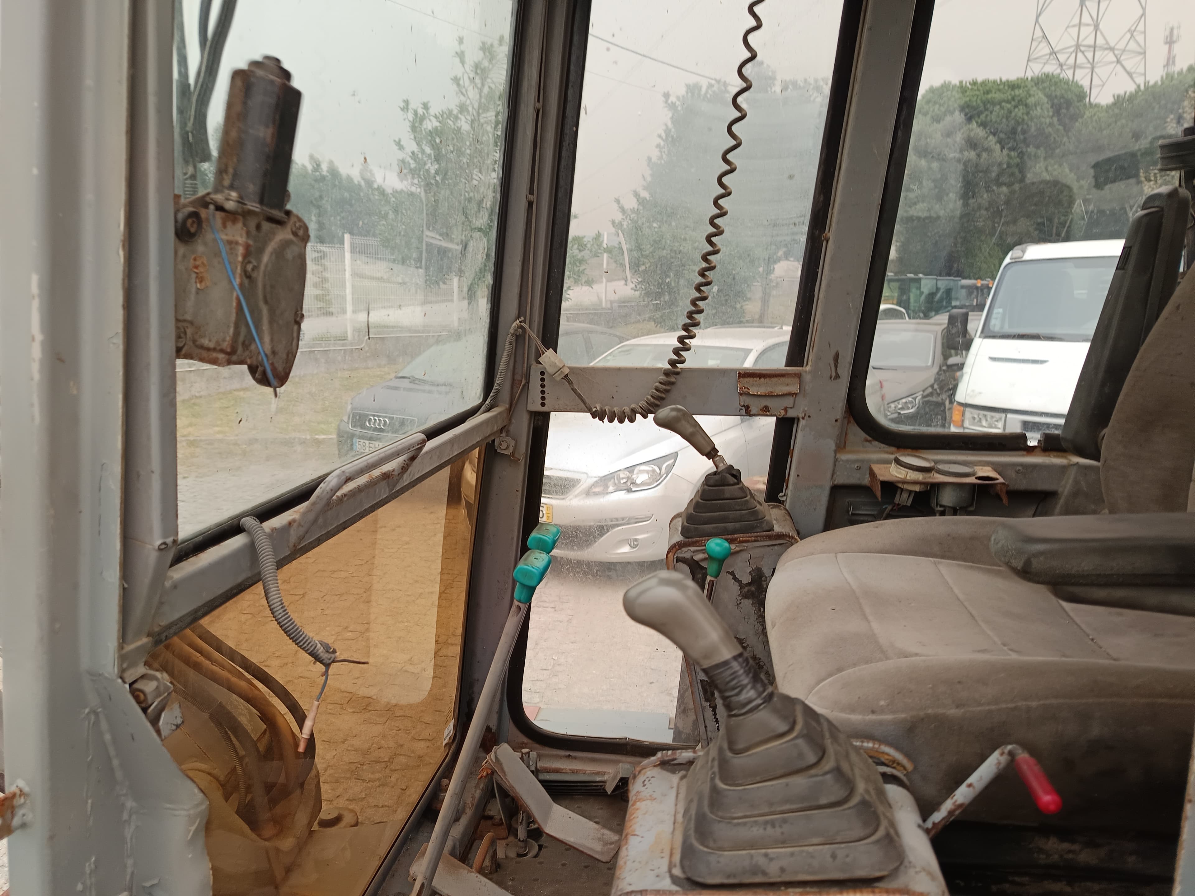 Mini Escavadora Takeuchi — image 10
