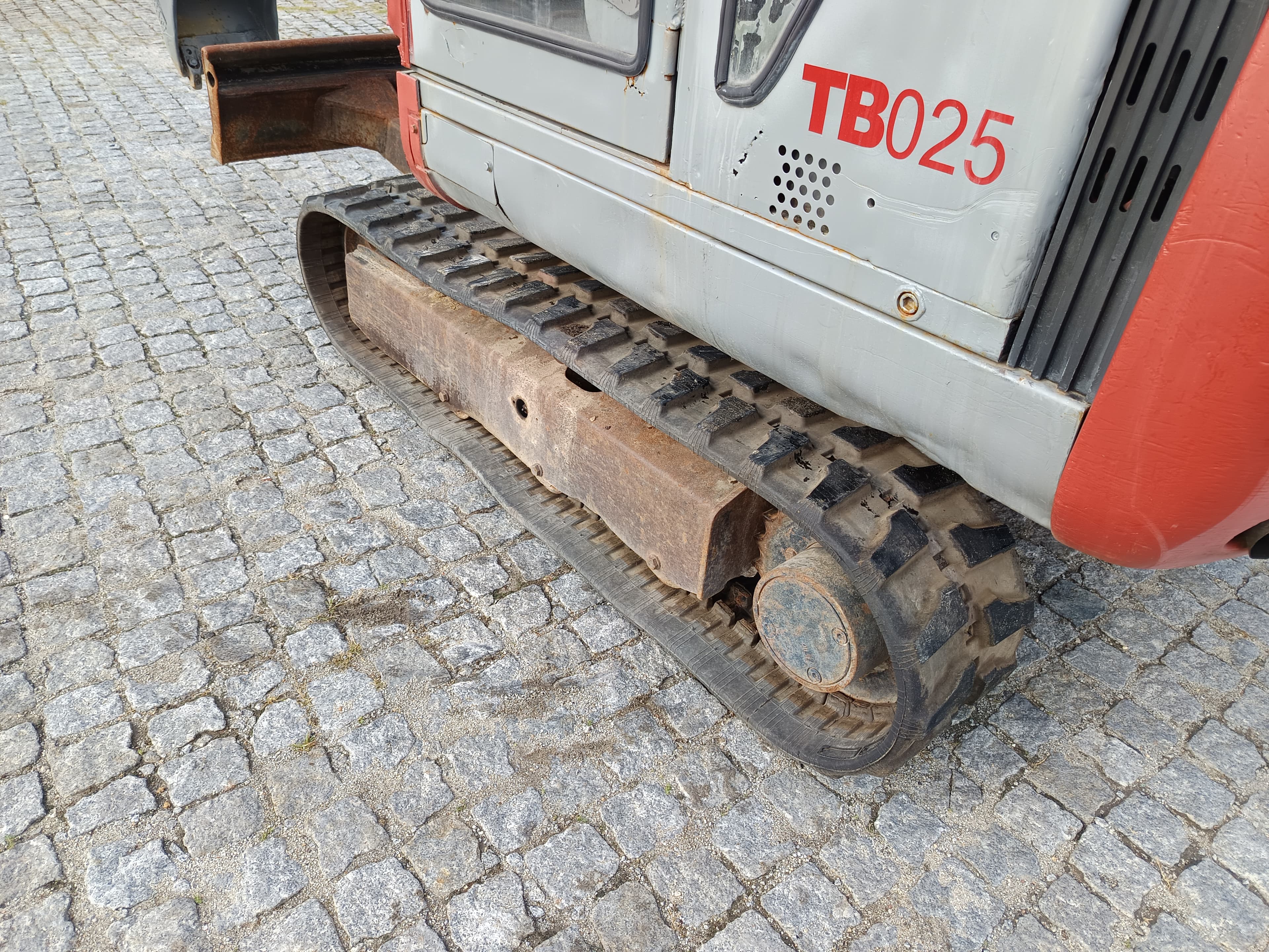 Mini Escavadora Takeuchi — image 7