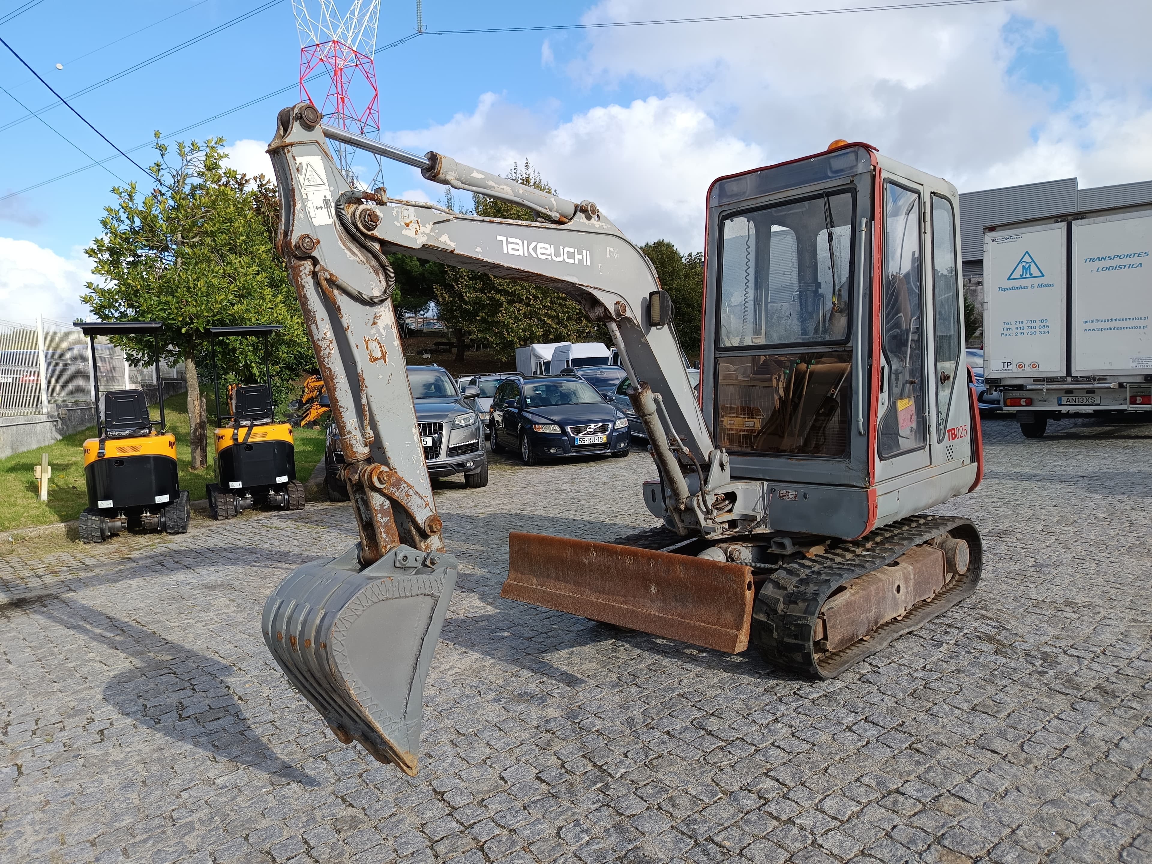 Mini Escavadora Takeuchi — image 2