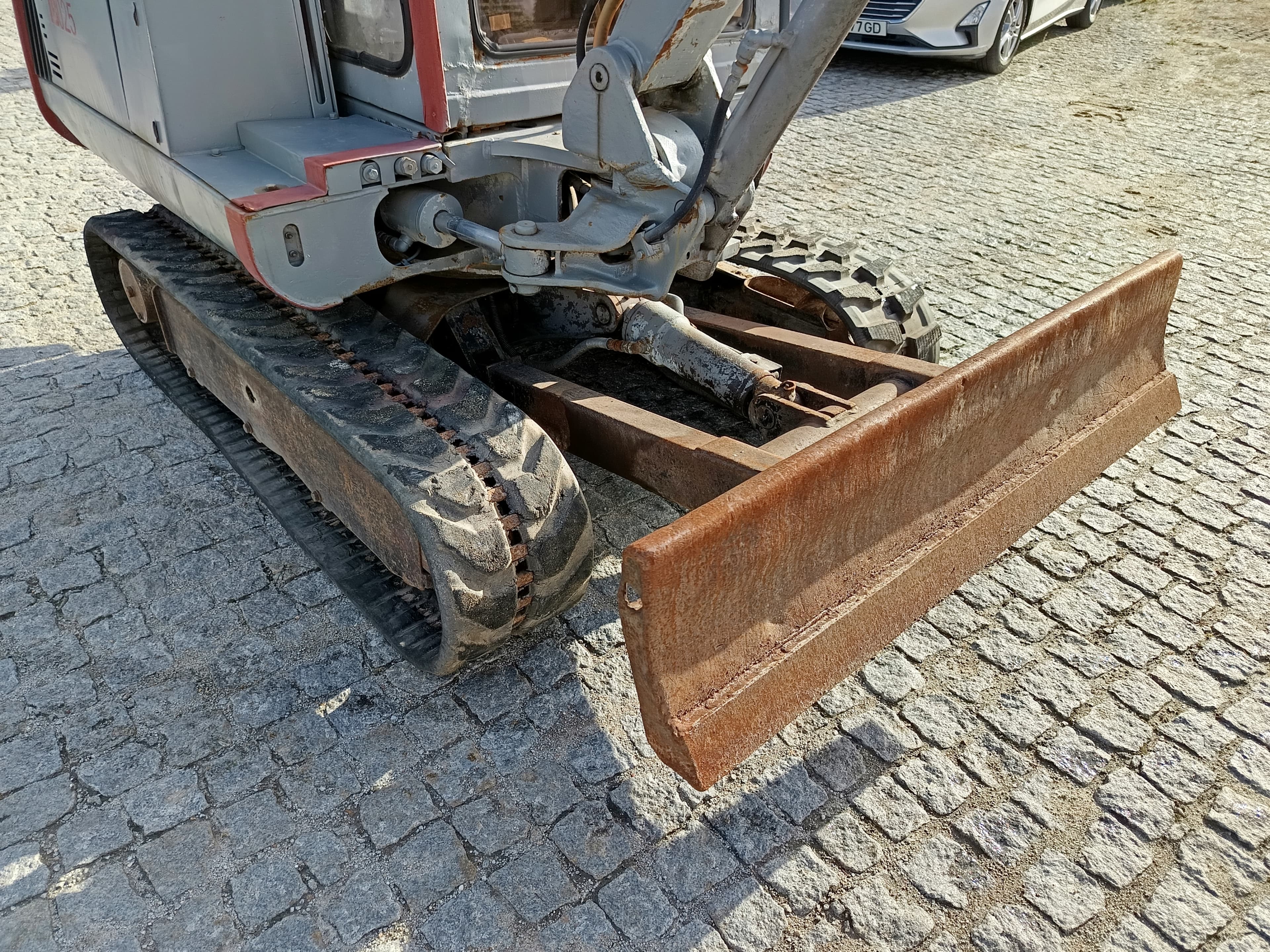 Mini Escavadora Takeuchi — image 5