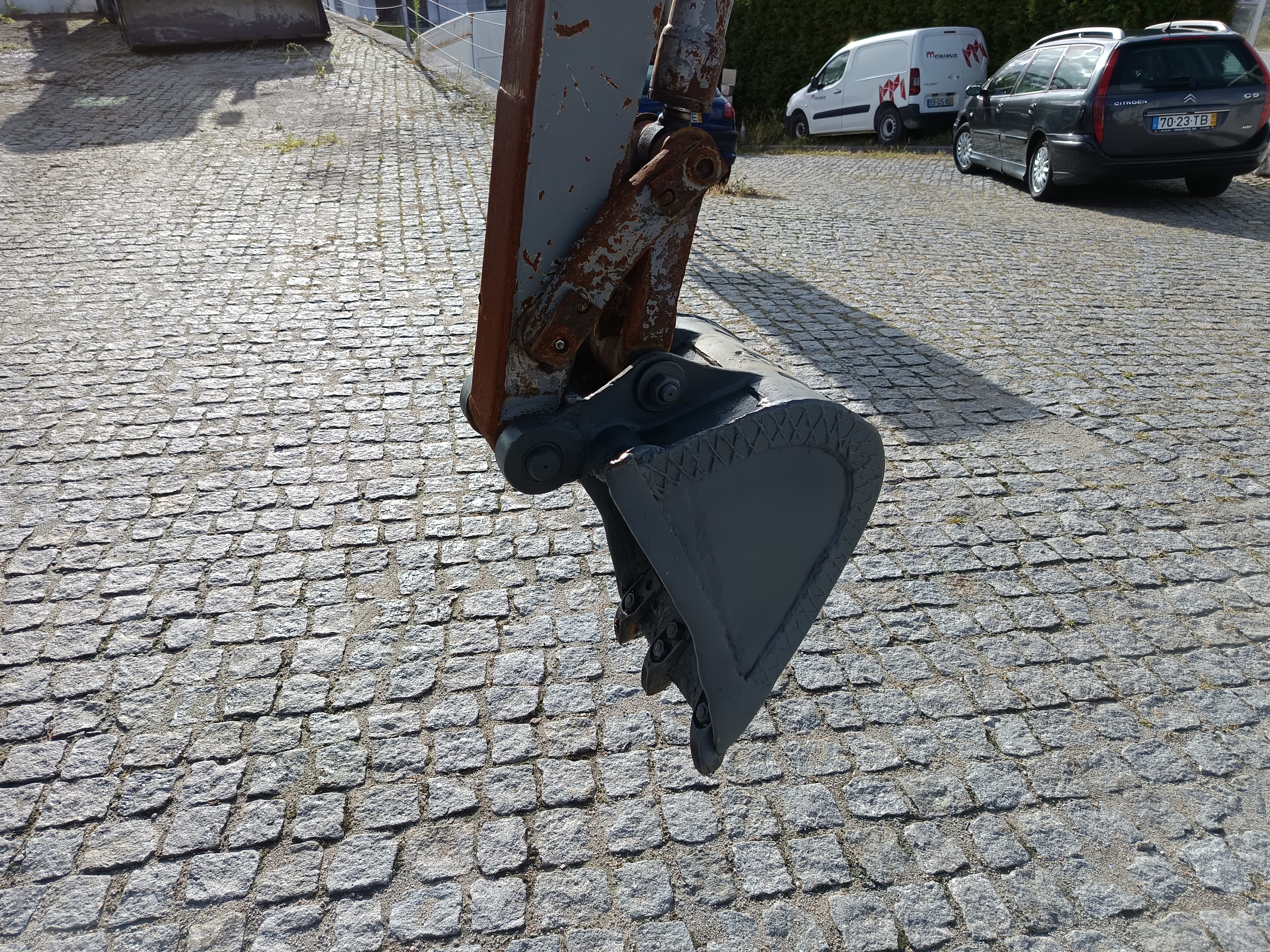 Mini Escavadora Takeuchi — image 9