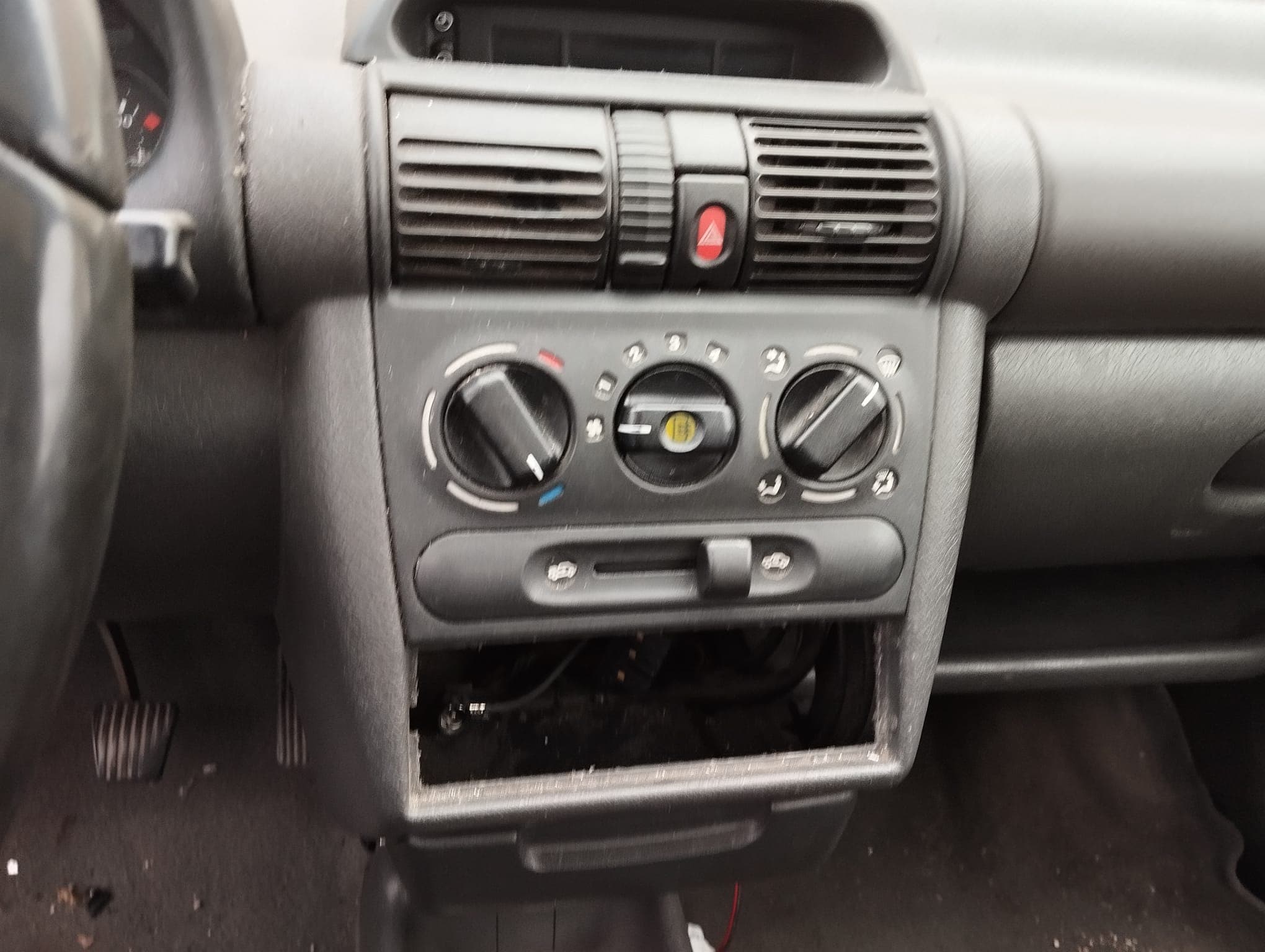 Opel Corsa B · Ano 1993 — imagen 16