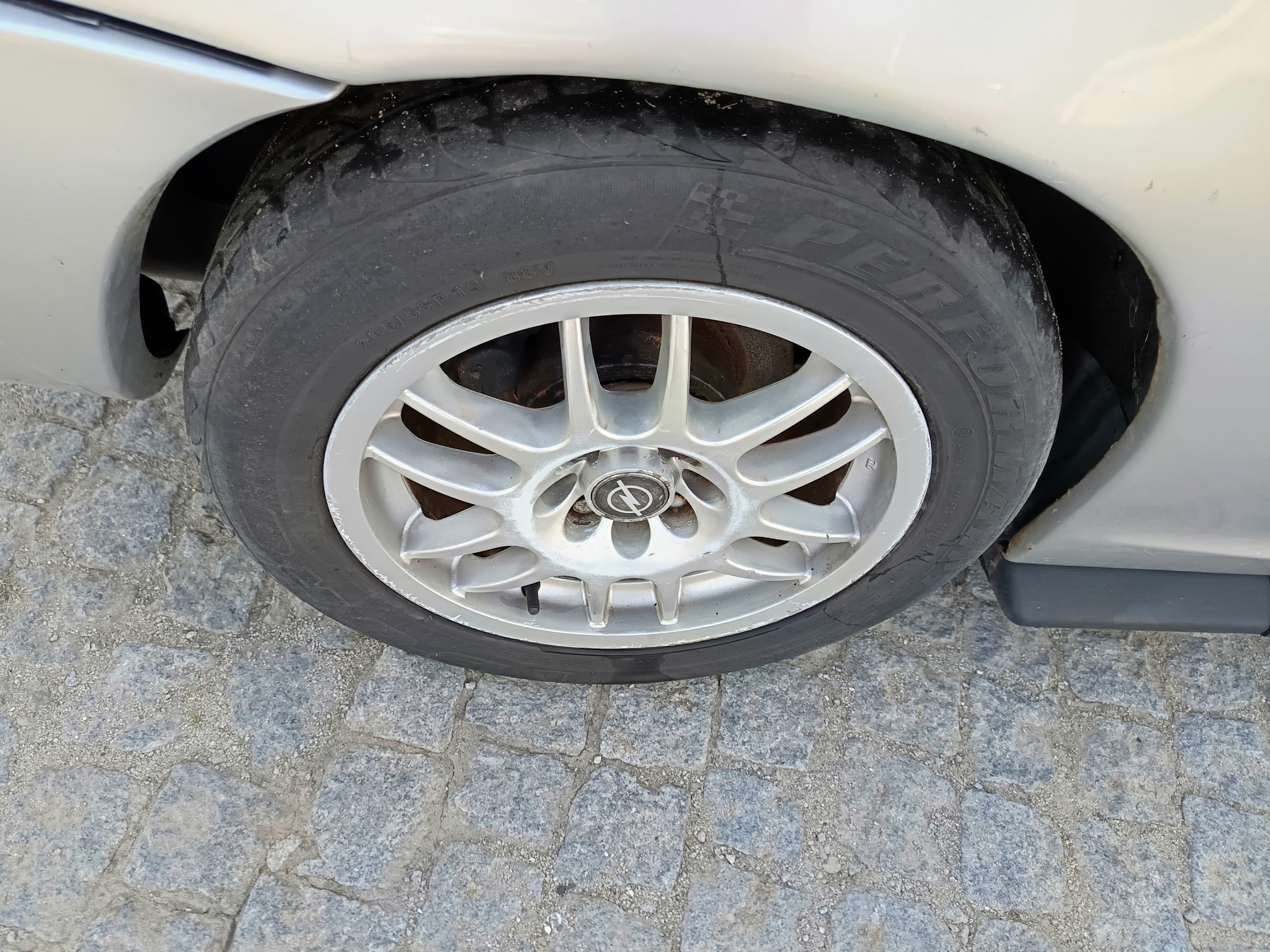 Opel Calibra A · Ano 1991 — imagen 12