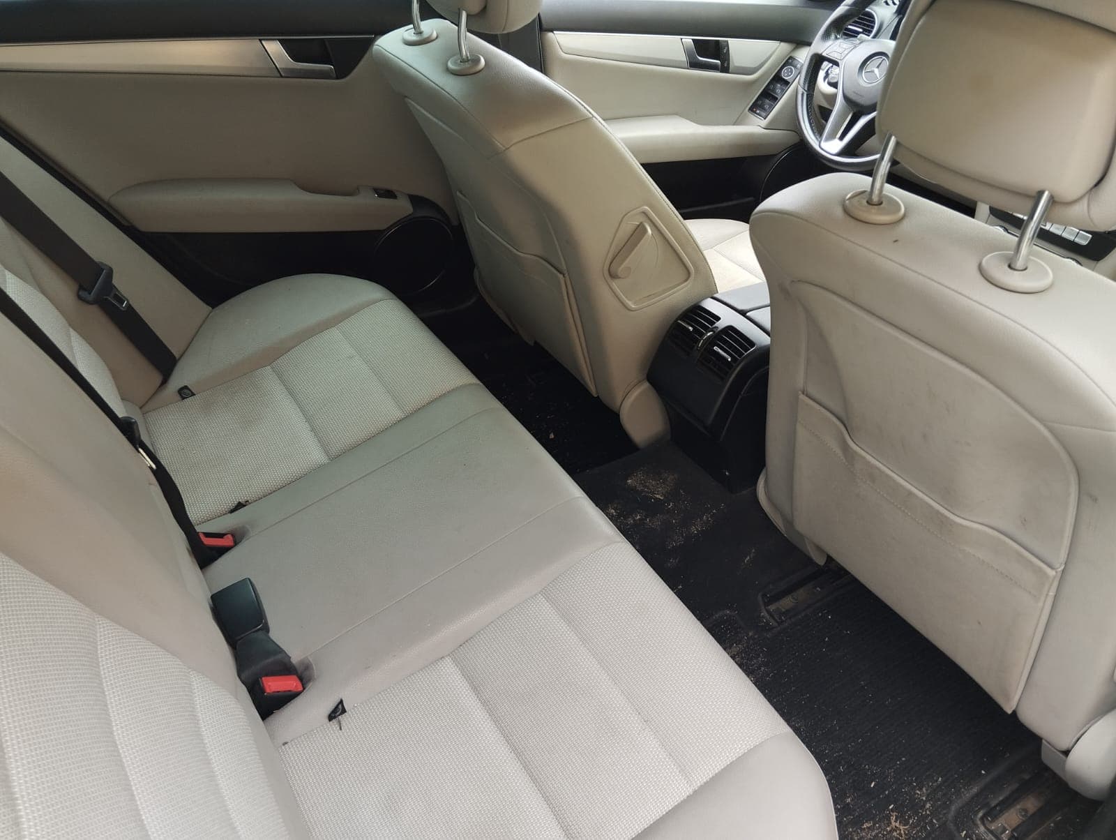 Mercedes-Benz C 220 CDI  · Ano 2011 — imagem 22