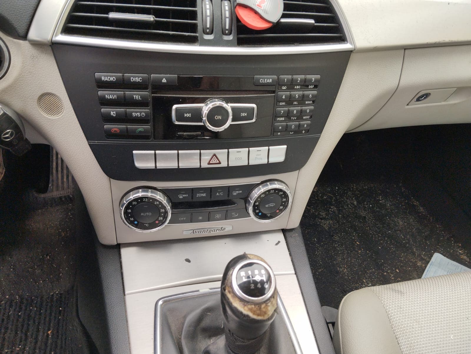 Mercedes-Benz C 220 CDI  · Ano 2011 — imagem 18