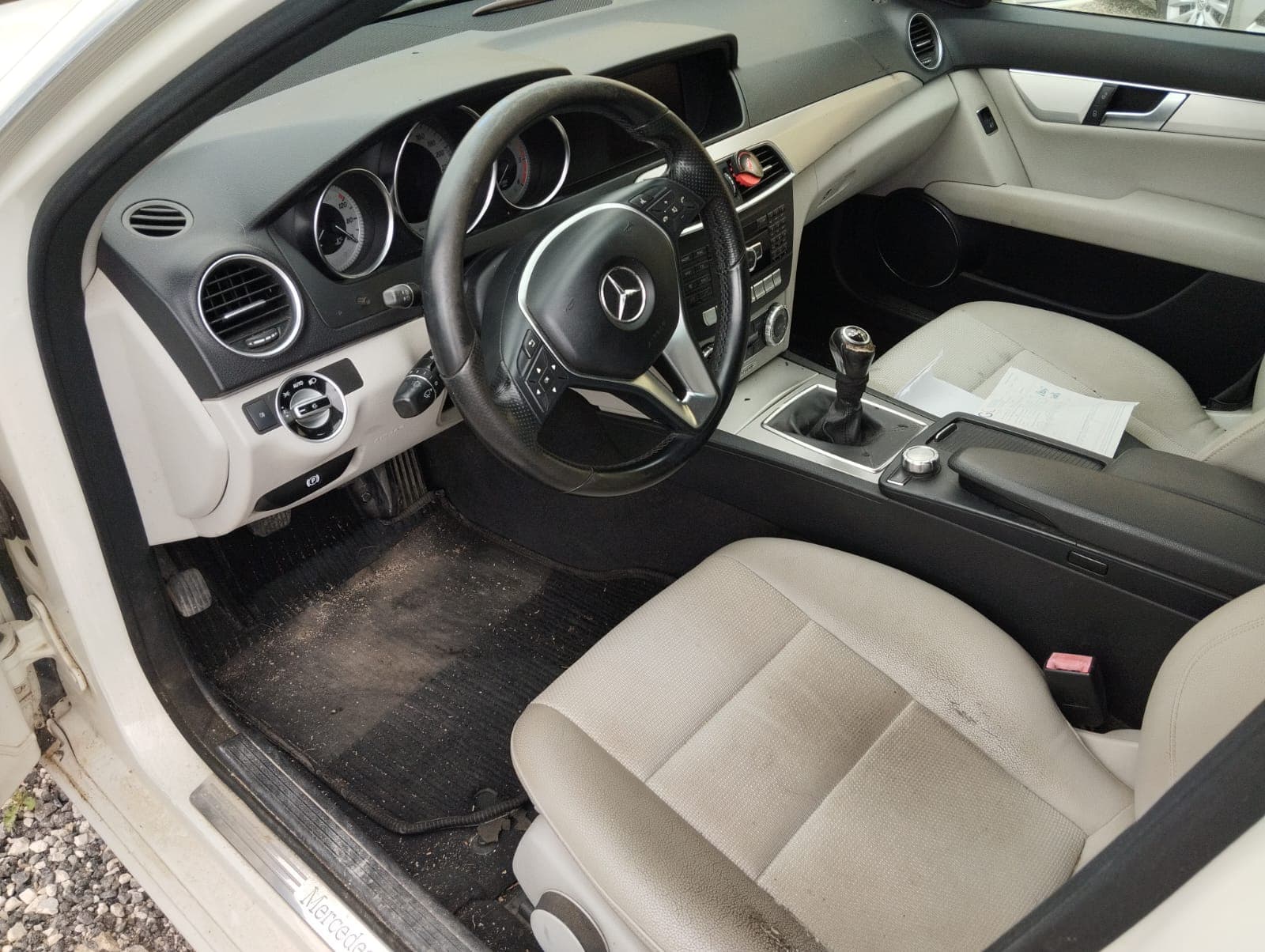 Mercedes-Benz C 220 CDI  · Ano 2011 — imagem 15