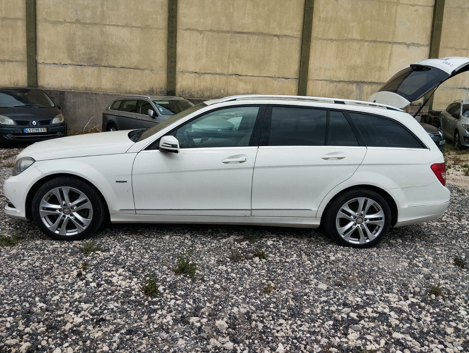 Mercedes-Benz C 220 CDI  · Ano 2011 — imagem 4