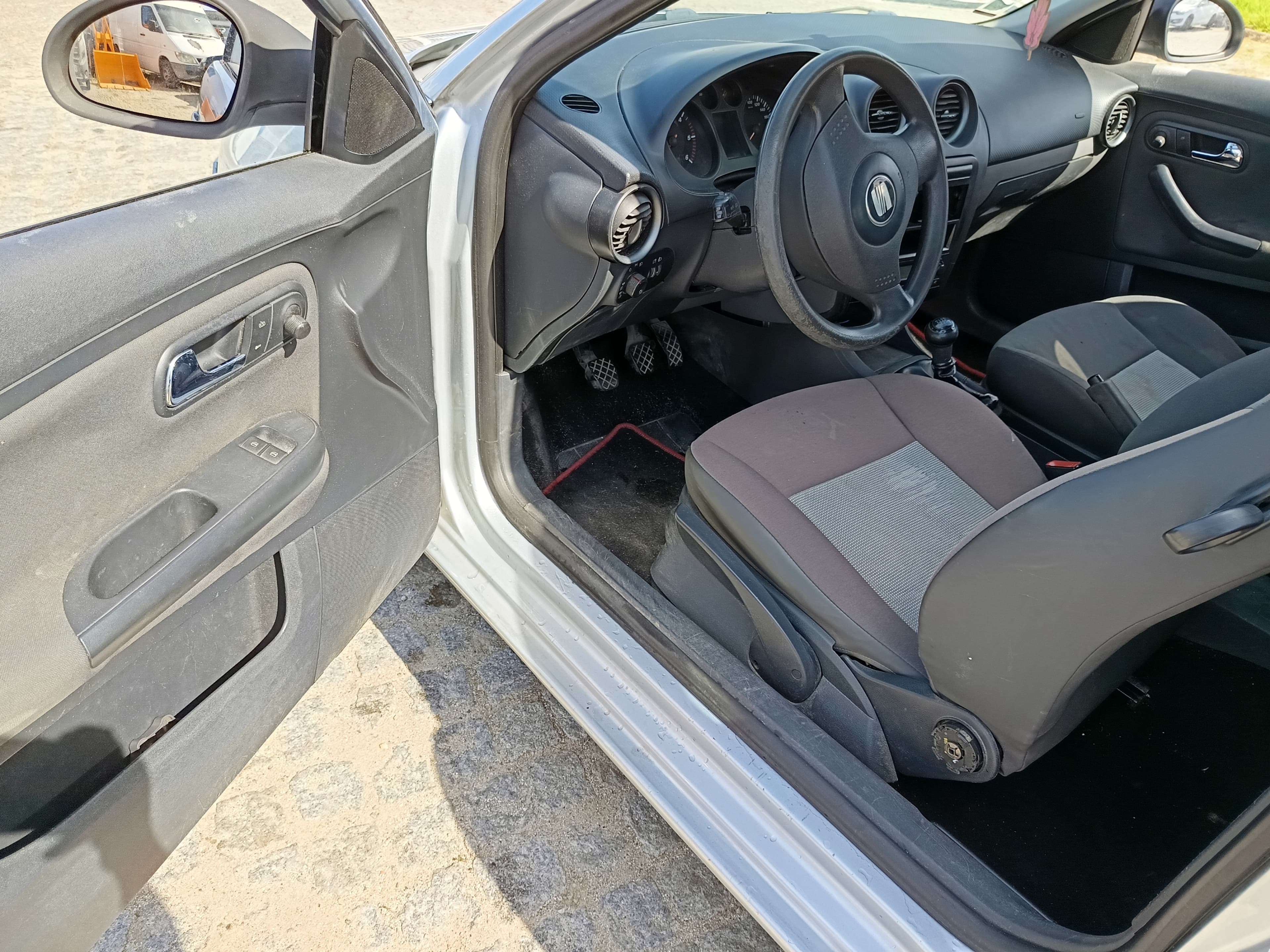 Seat Ibiza · Ano 2005 — imagem 26