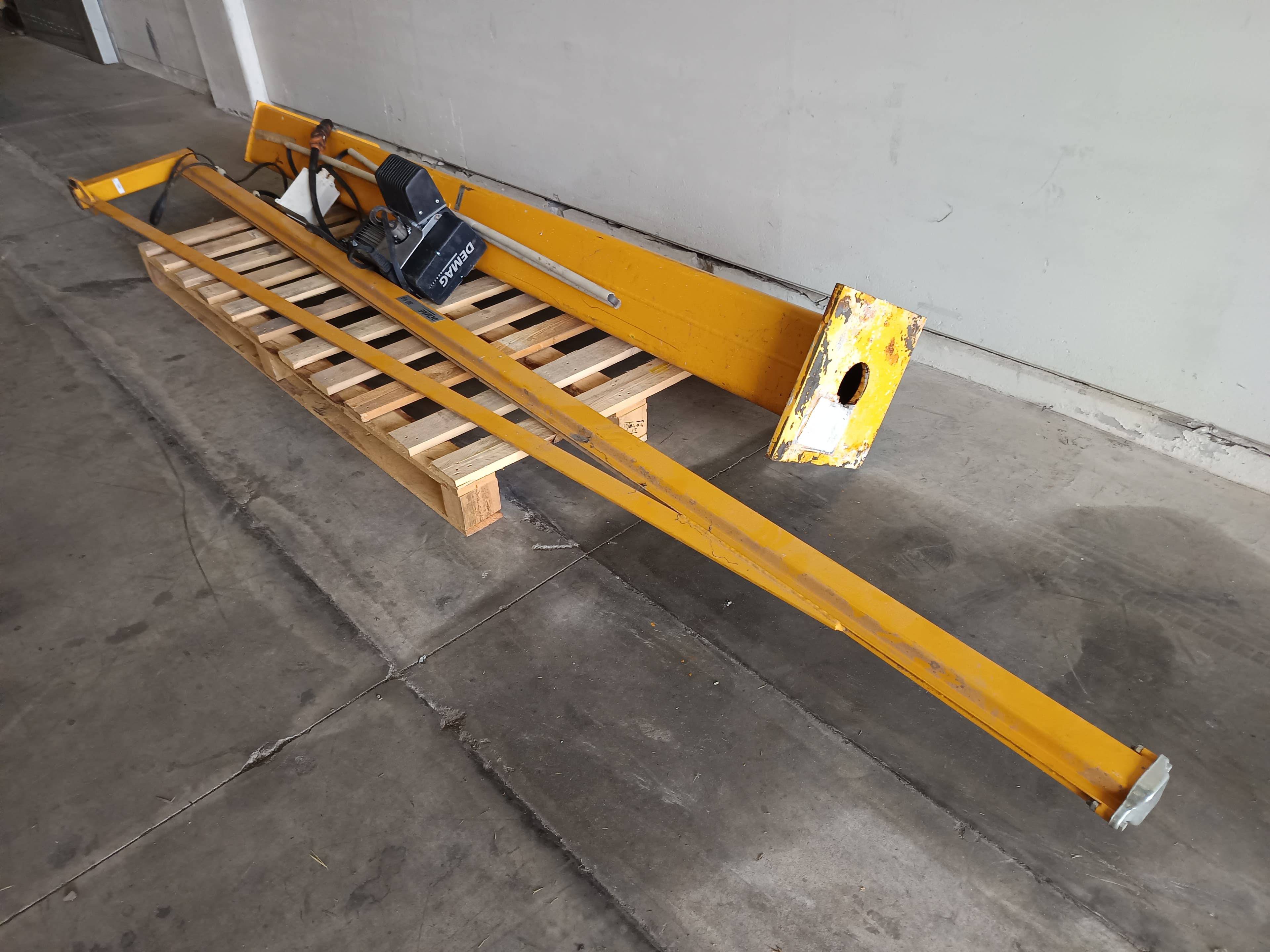 Grua Demag — imagen 1