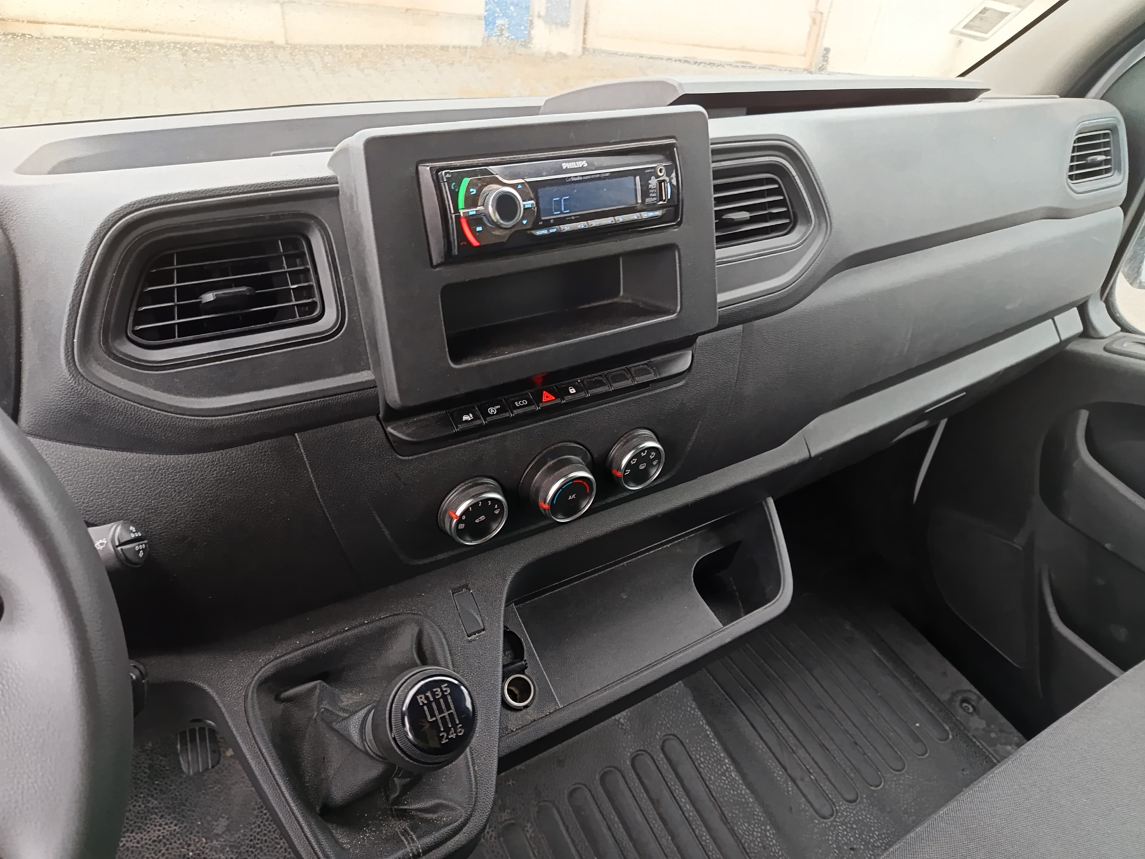 Renault Master · Ano 2022 — imagem 22