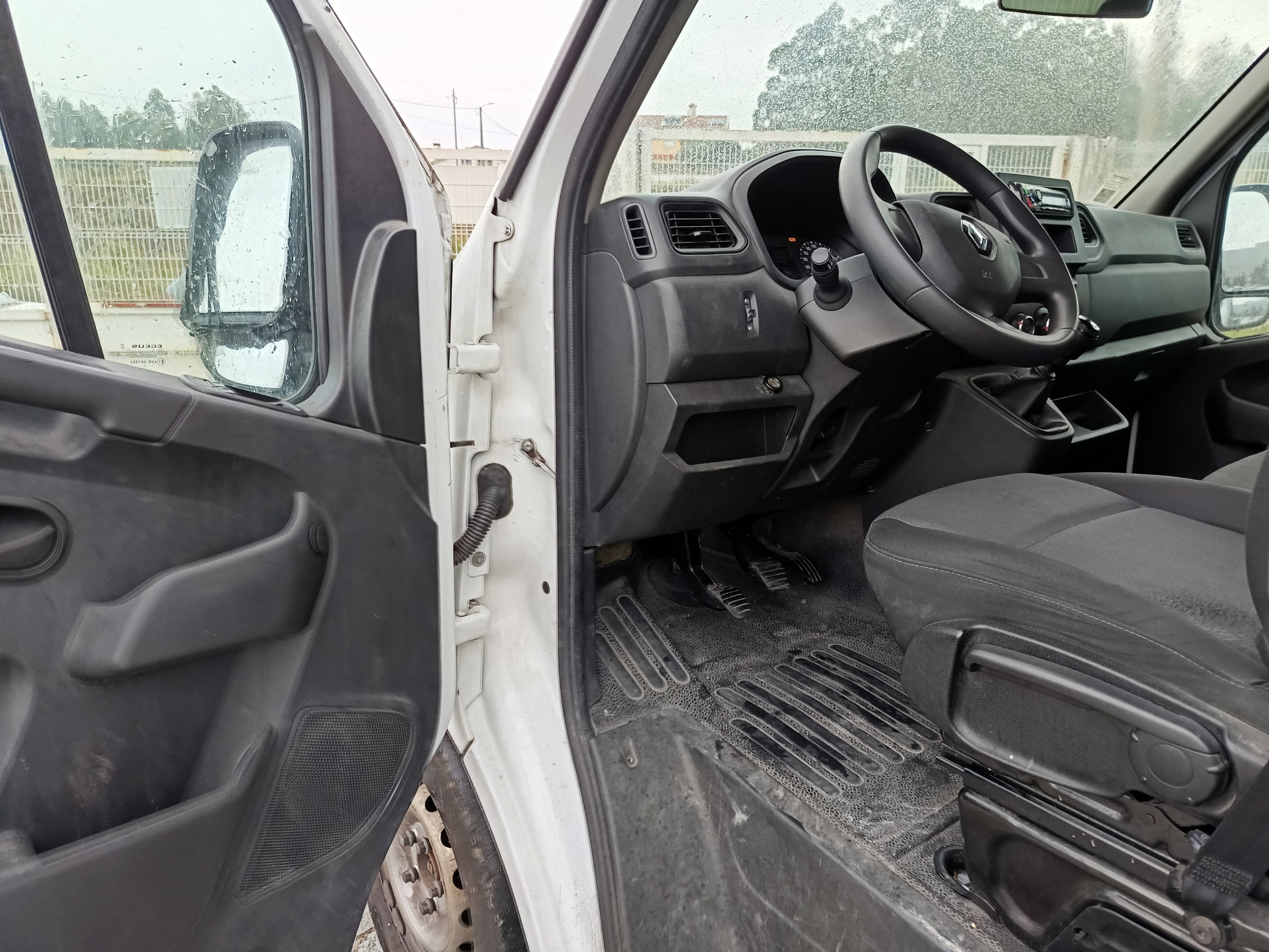 Renault Master · Ano 2022 — imagem 17