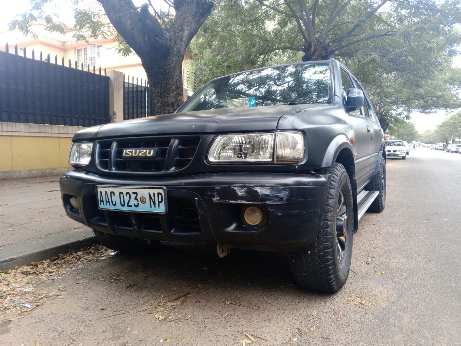 Isuzu Wizard · Ano 2012 — image 2