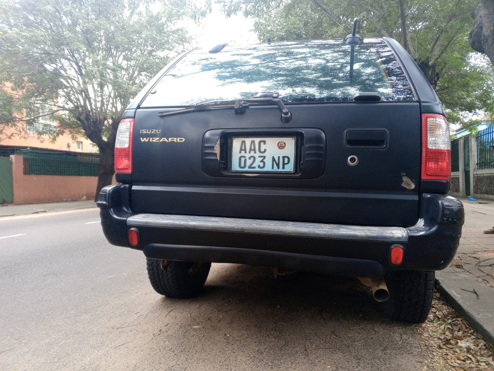 Isuzu Wizard · Ano 2012 — image 4