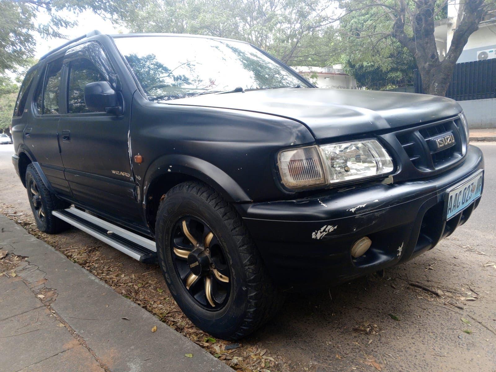 Isuzu Wizard · Ano 2012 — image 3